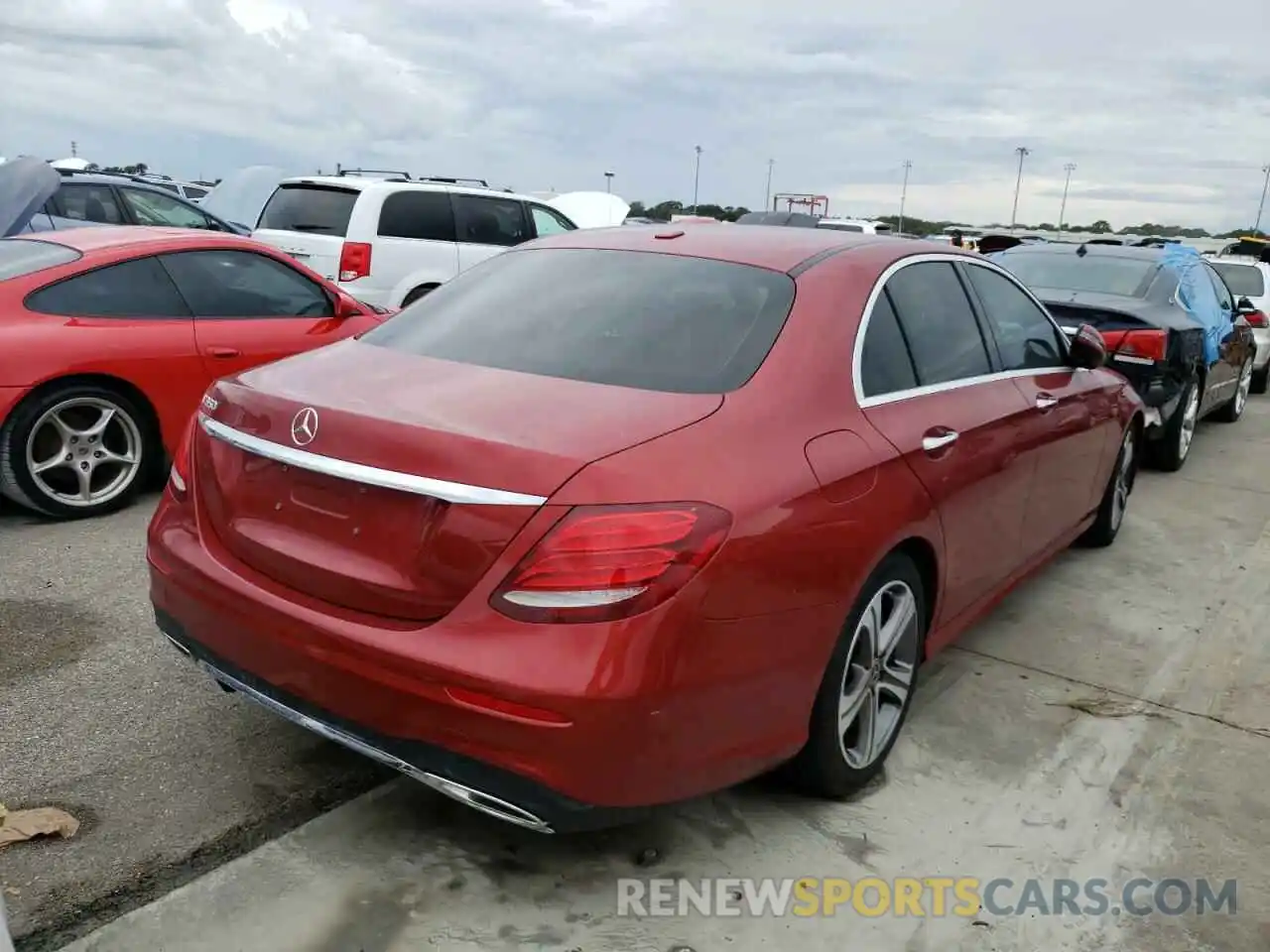 4 Photograph of a damaged car WDDZF8DB2LA750214 MERCEDES-BENZ E-CLASS 2020