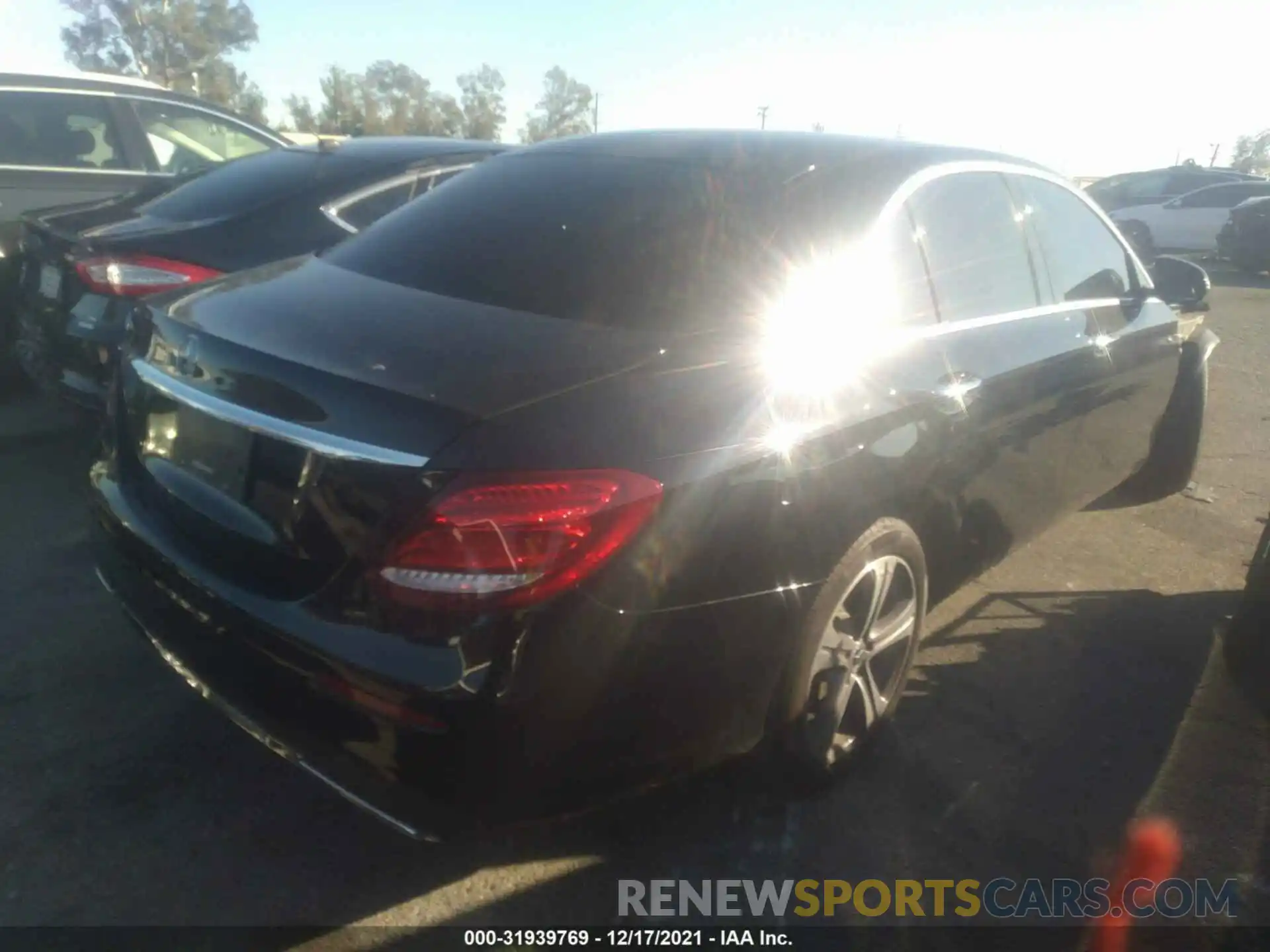 4 Photograph of a damaged car WDDZF8DB2LA751718 MERCEDES-BENZ E-CLASS 2020