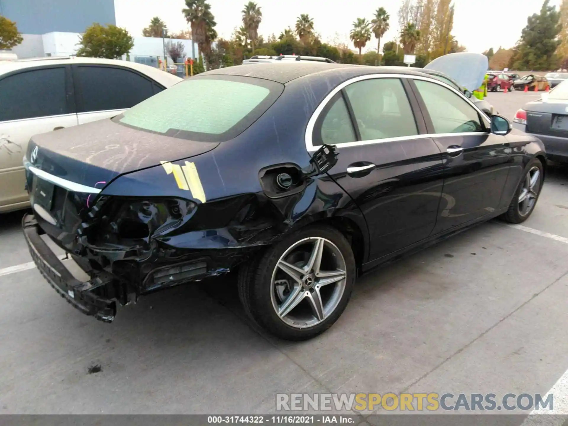 4 Photograph of a damaged car WDDZF8DB3LA732269 MERCEDES-BENZ E-CLASS 2020