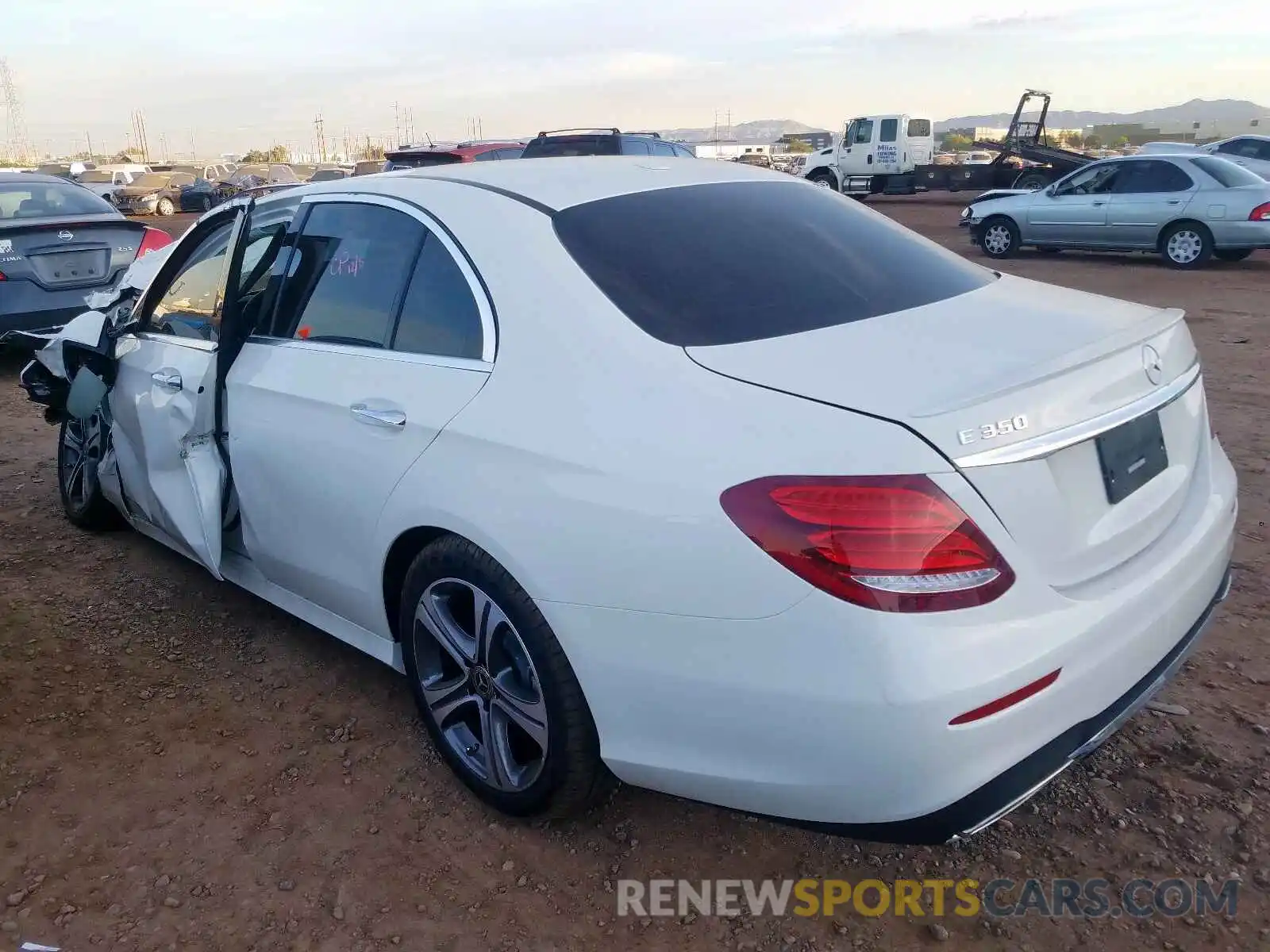 3 Photograph of a damaged car WDDZF8DB4LA733141 MERCEDES-BENZ E CLASS 2020