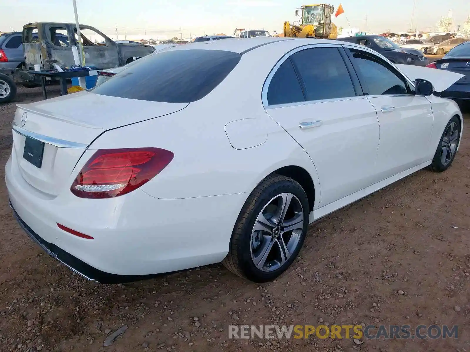 4 Photograph of a damaged car WDDZF8DB4LA733141 MERCEDES-BENZ E CLASS 2020