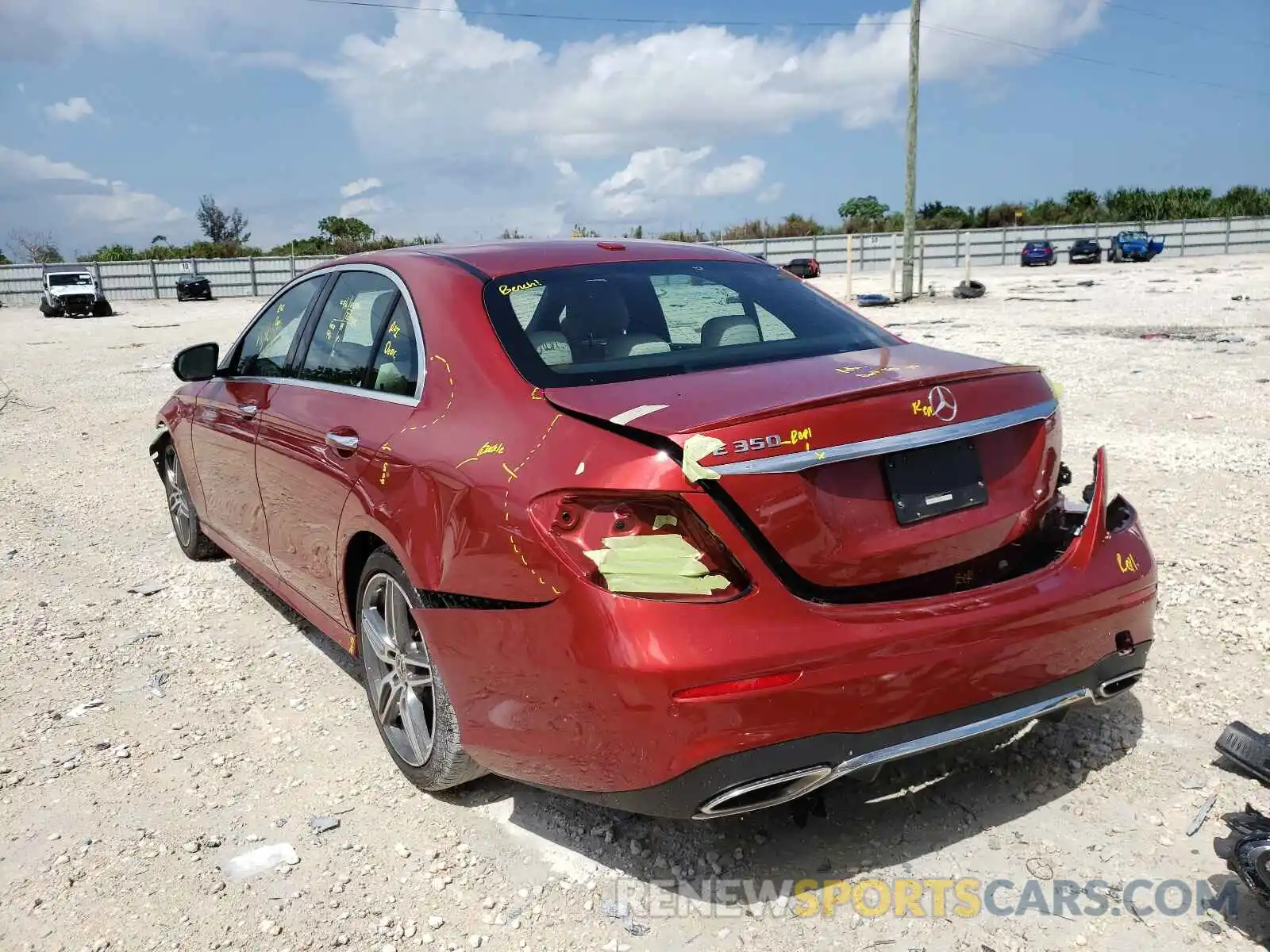 3 Photograph of a damaged car WDDZF8DB4LA753261 MERCEDES-BENZ E-CLASS 2020