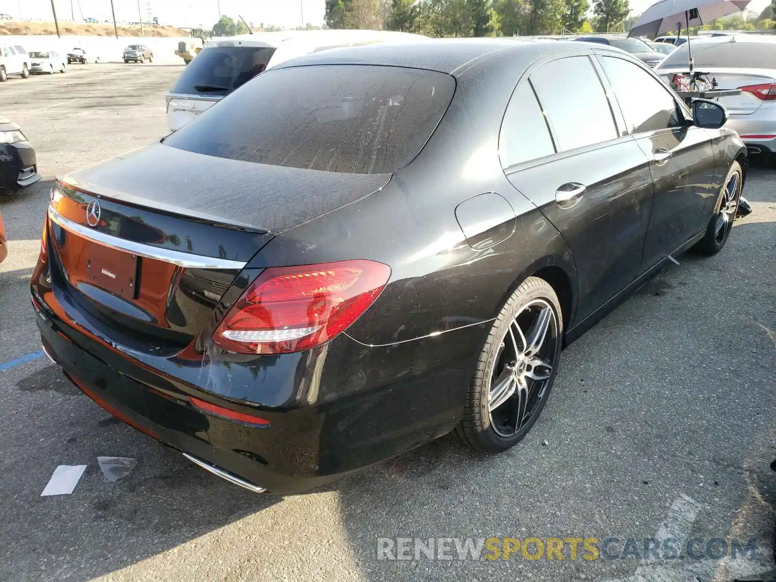 4 Photograph of a damaged car WDDZF8DB5LA709785 MERCEDES-BENZ E CLASS 2020