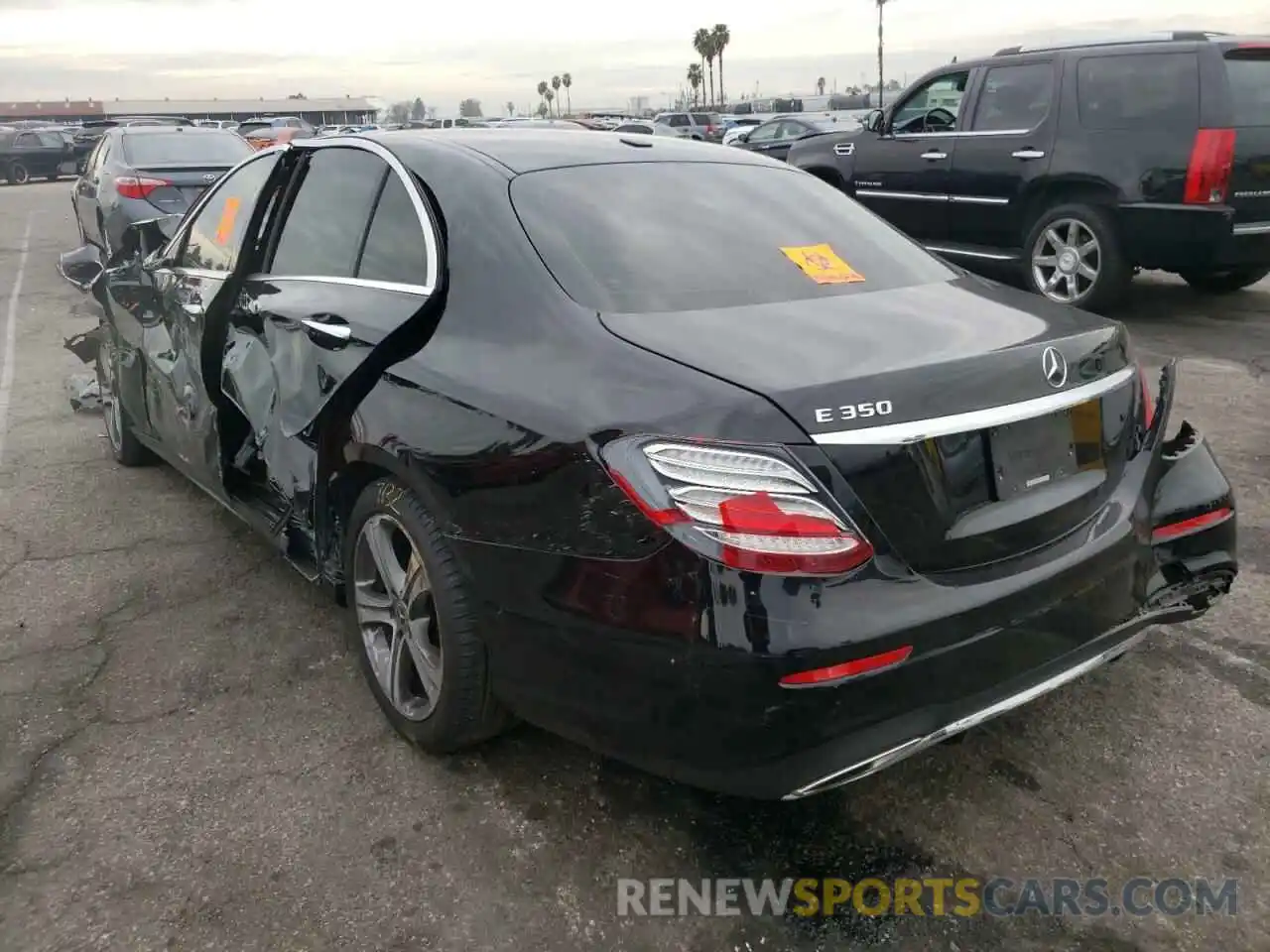 3 Photograph of a damaged car WDDZF8DB5LA740891 MERCEDES-BENZ E-CLASS 2020