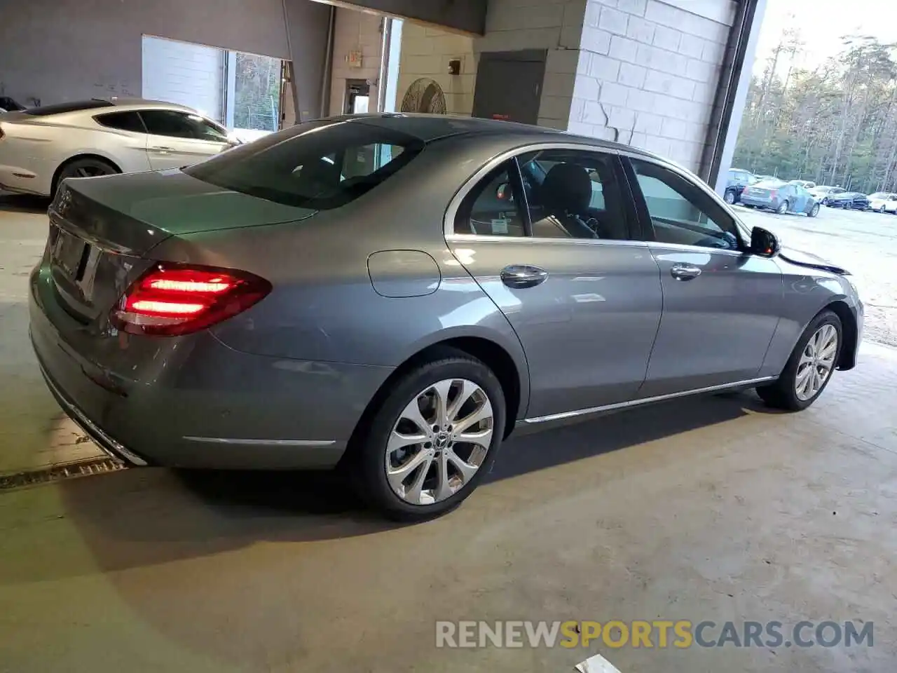 3 Photograph of a damaged car WDDZF8DB5LA749624 MERCEDES-BENZ E-CLASS 2020