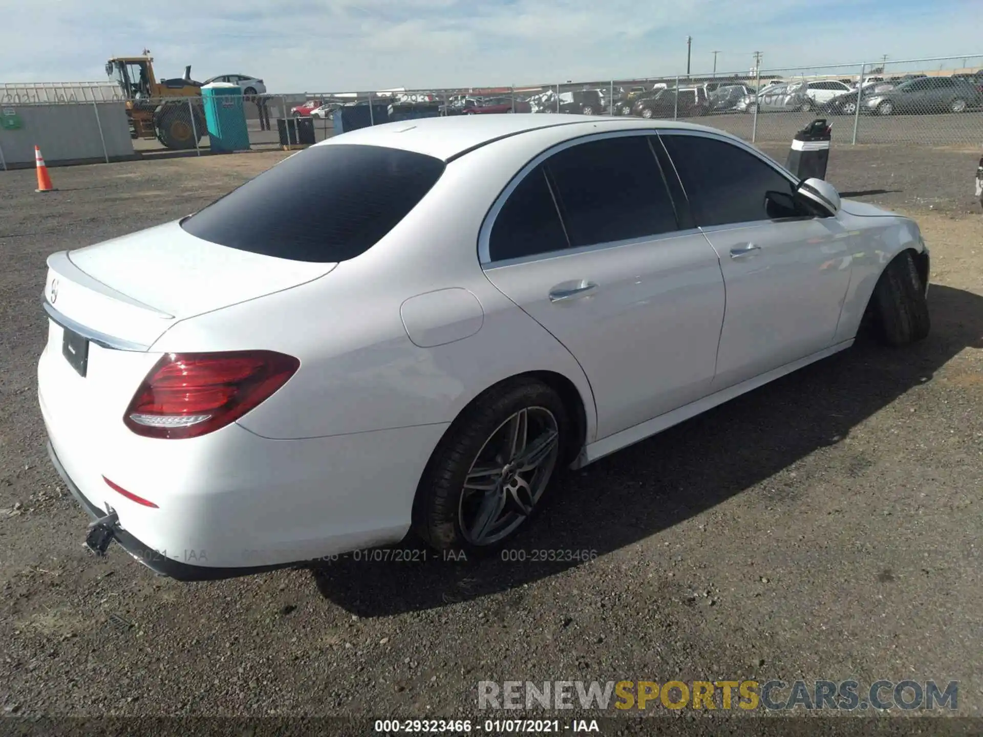 4 Photograph of a damaged car WDDZF8DB6LA719337 MERCEDES-BENZ E-CLASS 2020