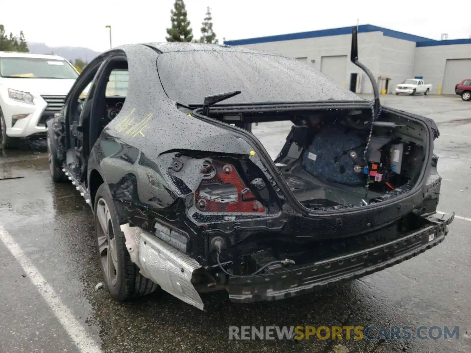 3 Photograph of a damaged car WDDZF8DB6LA750359 MERCEDES-BENZ E CLASS 2020