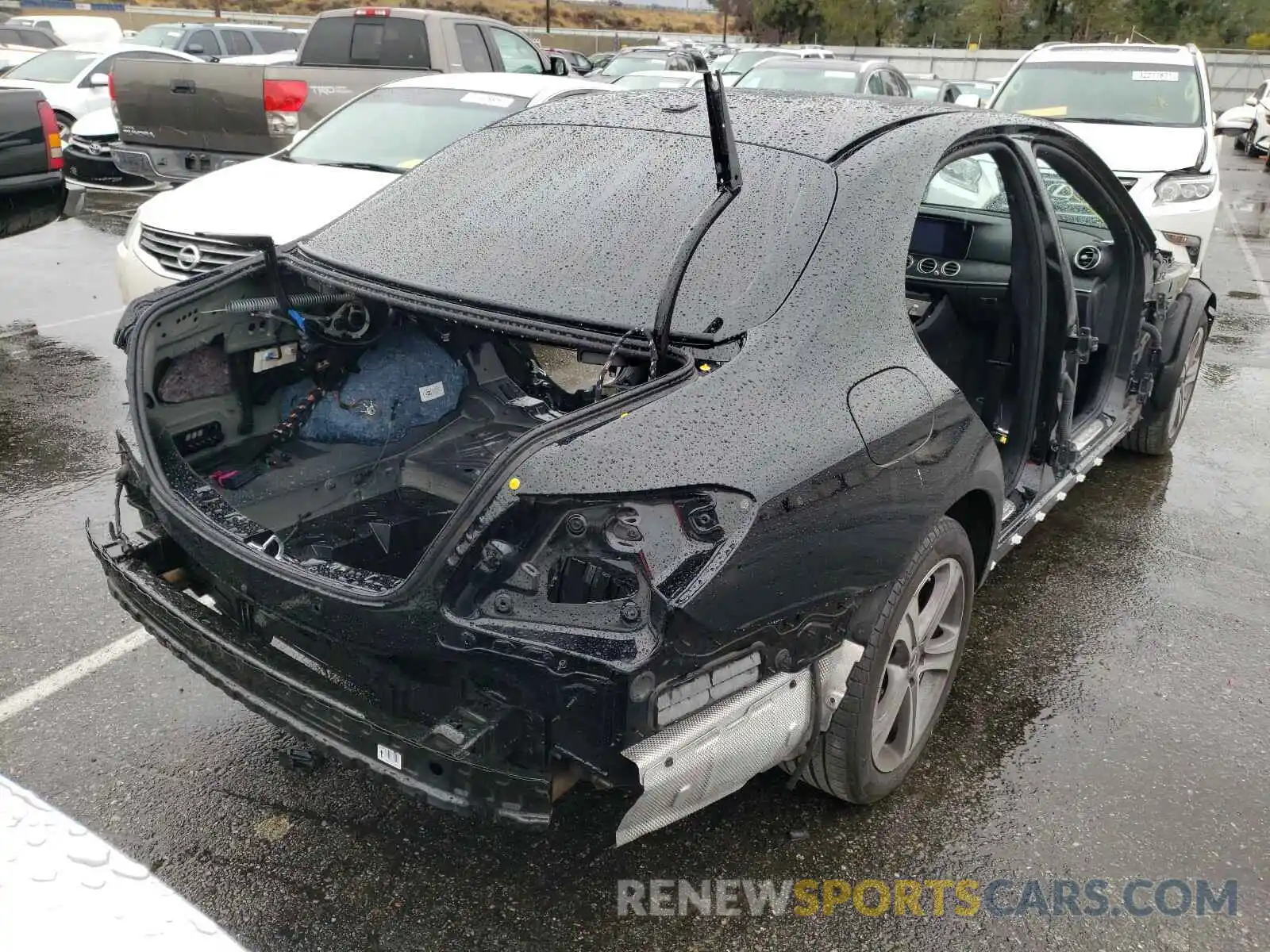 4 Photograph of a damaged car WDDZF8DB6LA750359 MERCEDES-BENZ E CLASS 2020