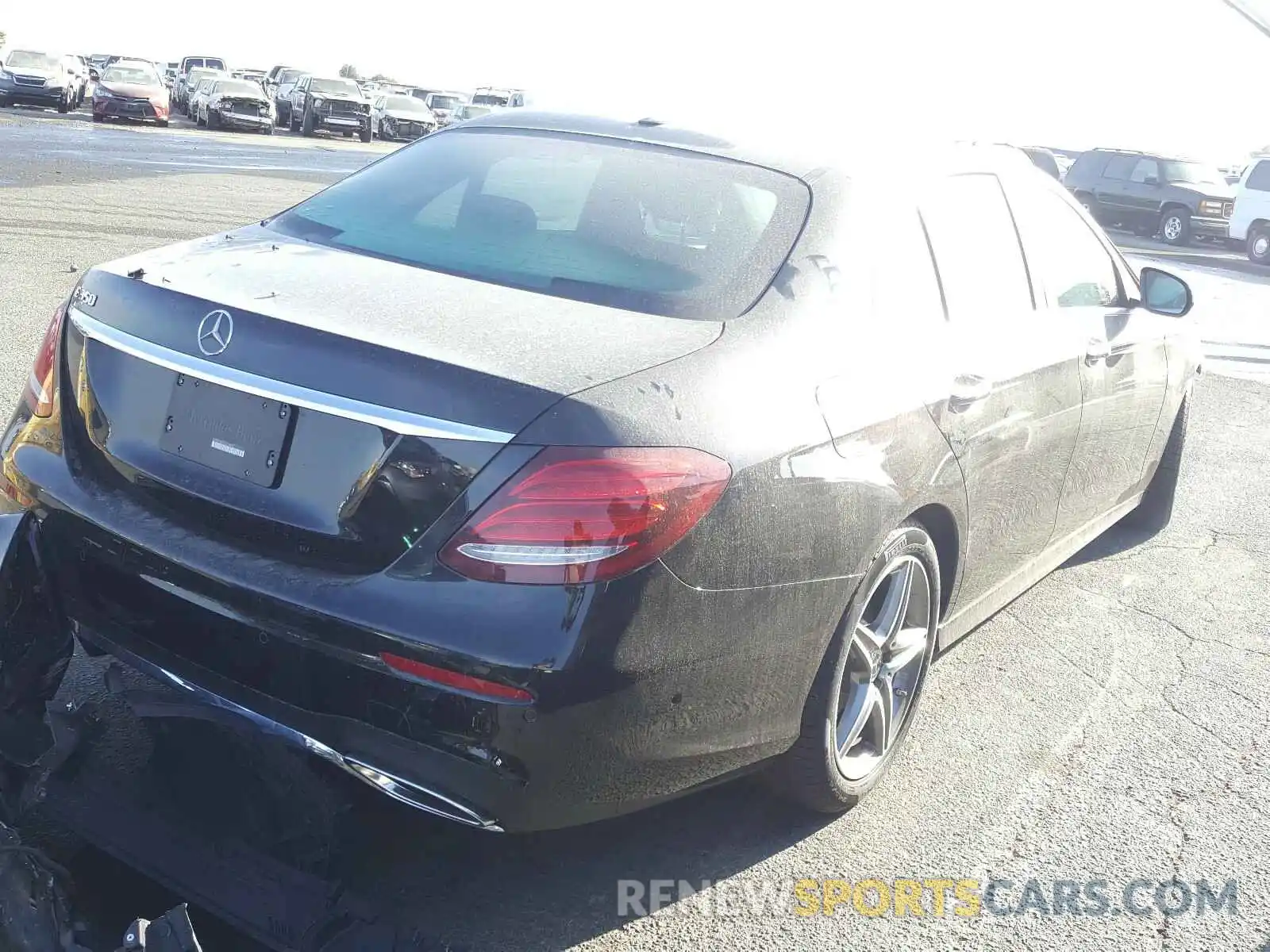 4 Photograph of a damaged car WDDZF8DB7LA704071 MERCEDES-BENZ E CLASS 2020