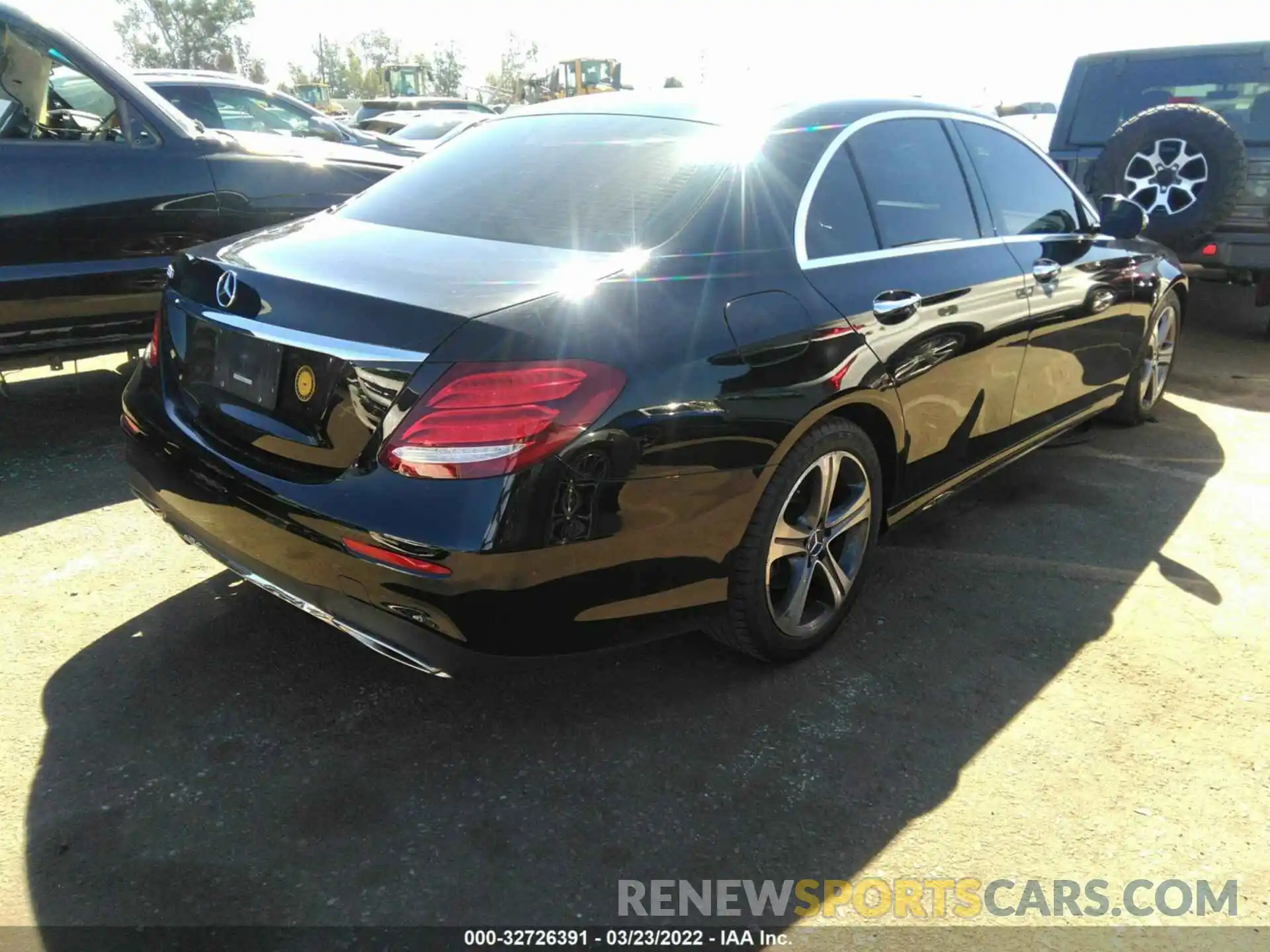 4 Photograph of a damaged car WDDZF8DB7LA753898 MERCEDES-BENZ E-CLASS 2020