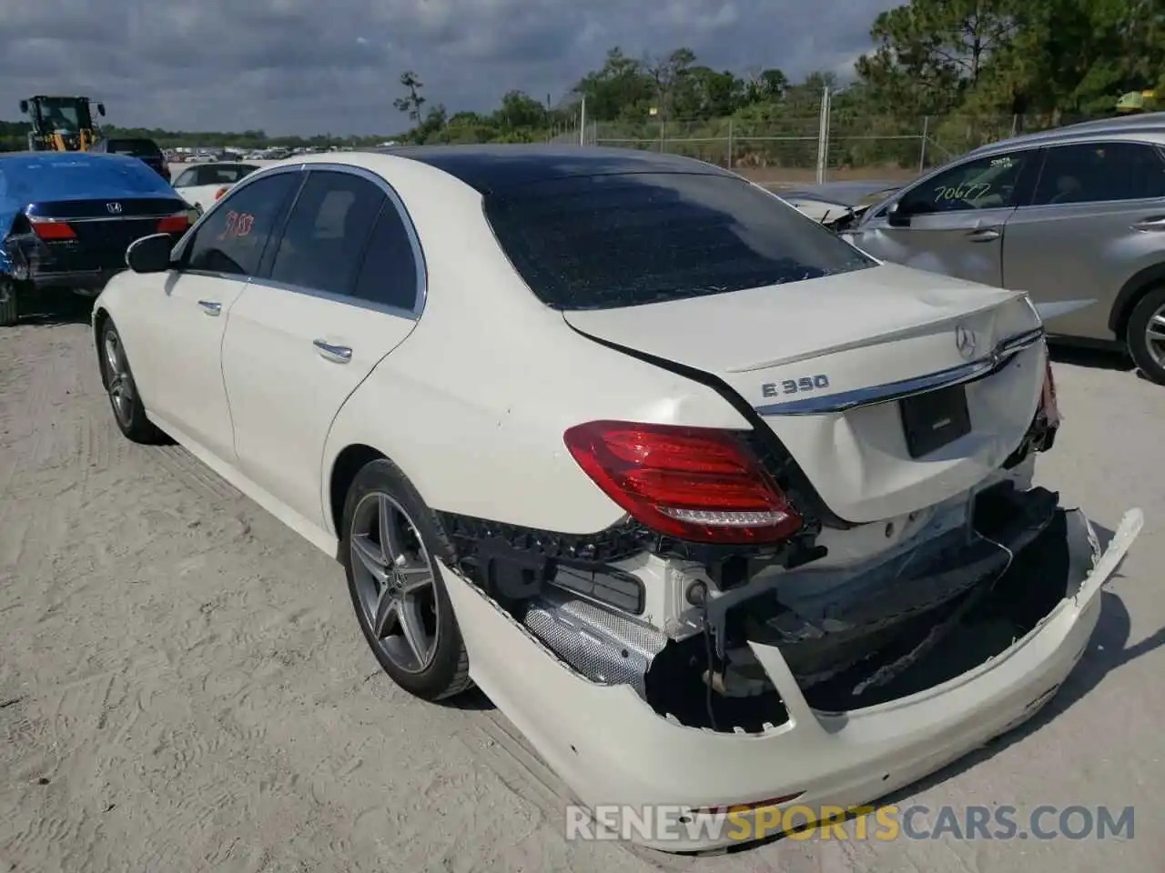 3 Photograph of a damaged car WDDZF8DB8LA711465 MERCEDES-BENZ E-CLASS 2020