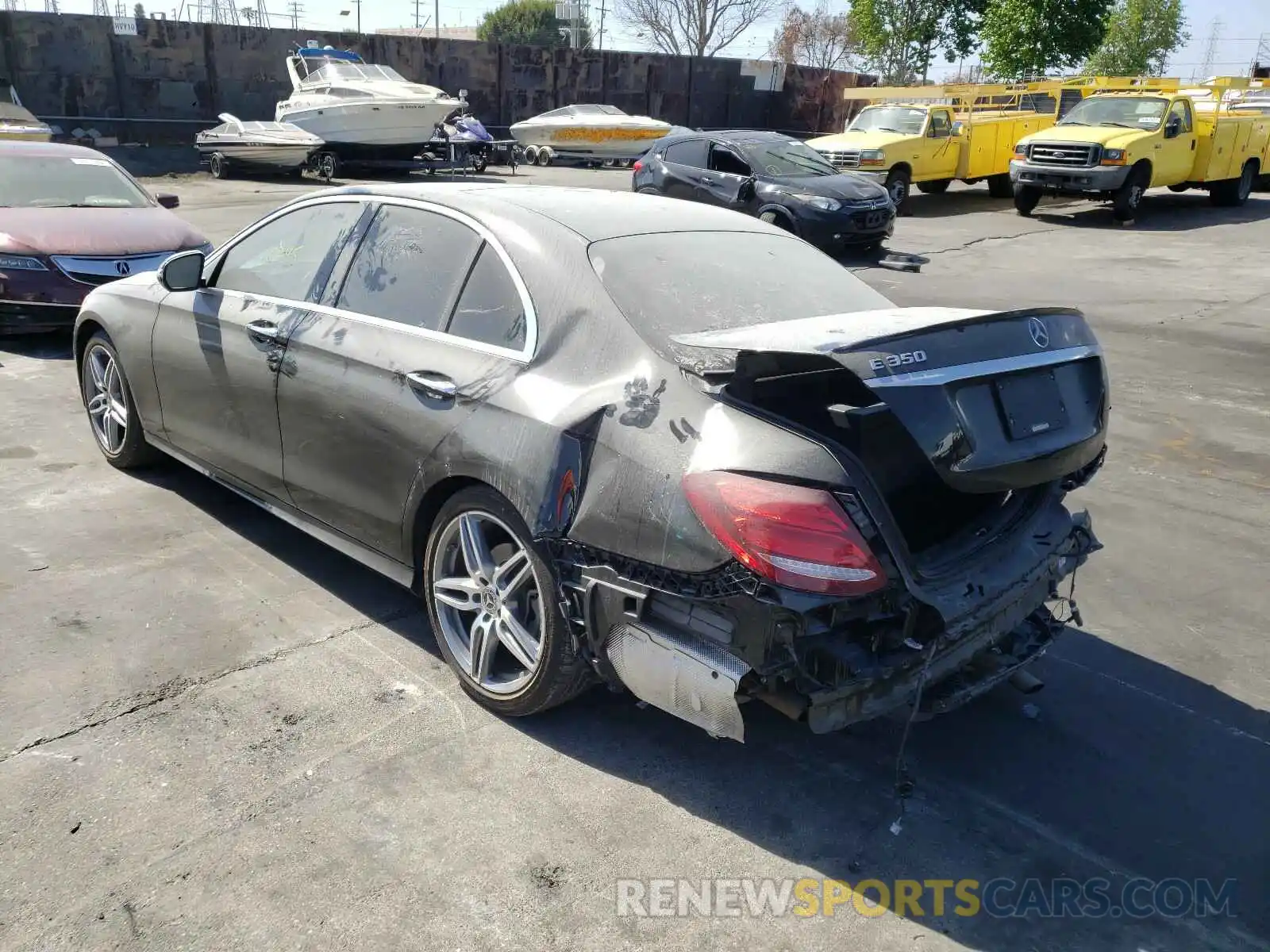 3 Photograph of a damaged car WDDZF8DB8LA727598 MERCEDES-BENZ E CLASS 2020