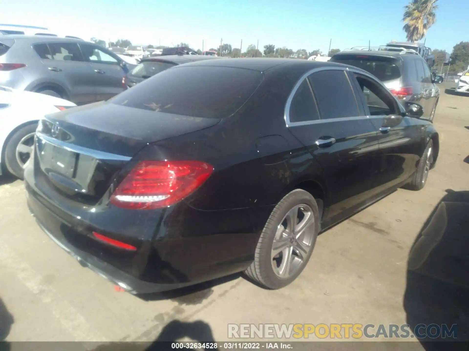 4 Photograph of a damaged car WDDZF8DB8LA750475 MERCEDES-BENZ E-CLASS 2020