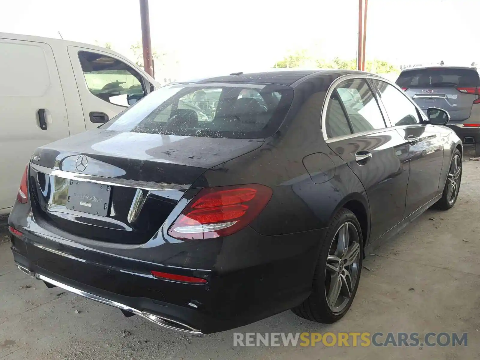 4 Photograph of a damaged car WDDZF8DB9LA752462 MERCEDES-BENZ E CLASS 2020