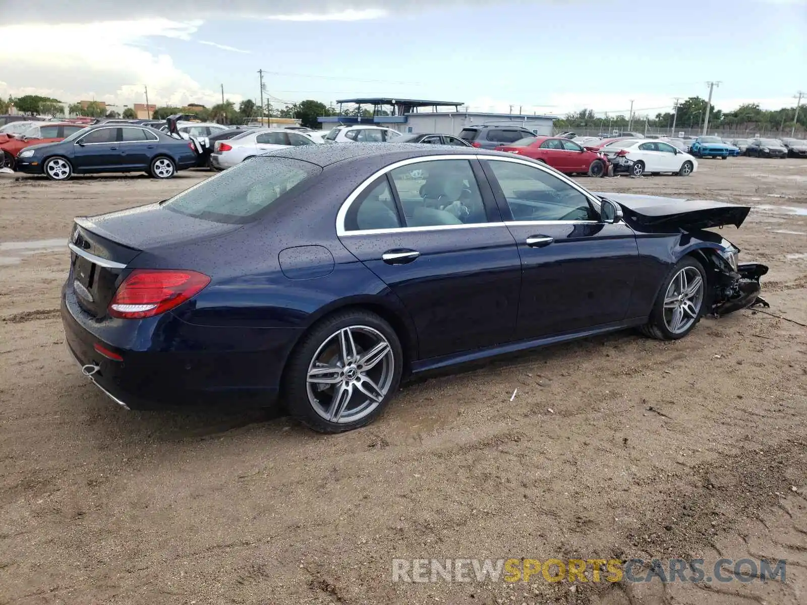 4 Photograph of a damaged car WDDZF8DBXLA752115 MERCEDES-BENZ E-CLASS 2020