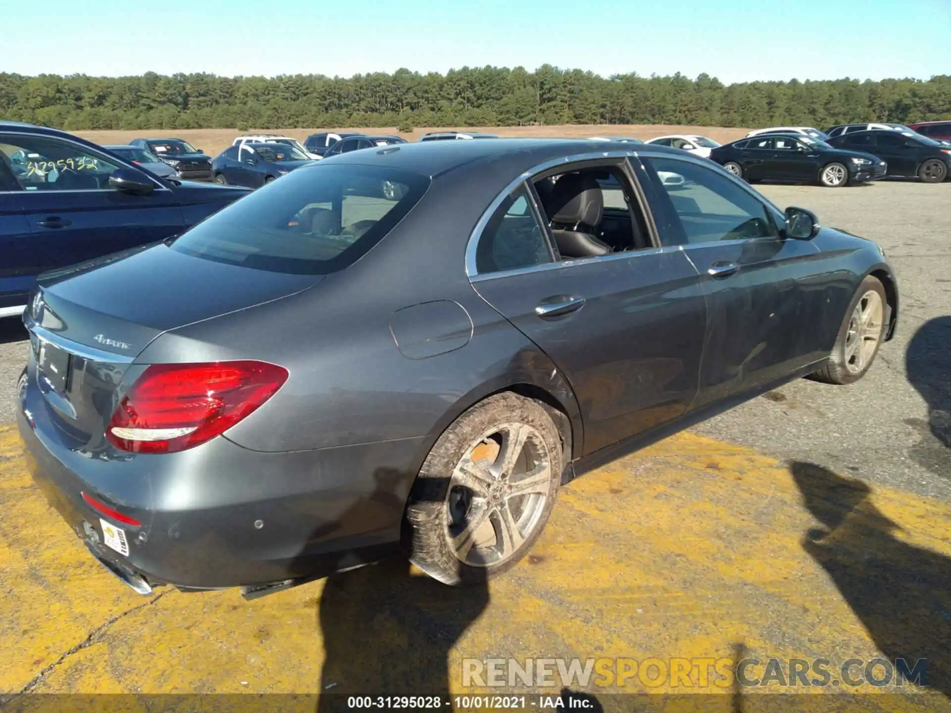 4 Photograph of a damaged car WDDZF8EB0LA746614 MERCEDES-BENZ E-CLASS 2020