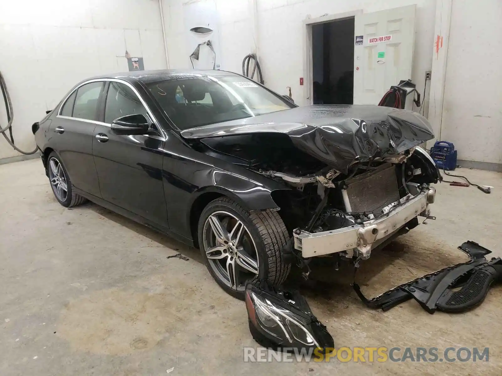 1 Photograph of a damaged car WDDZF8EB1LA744824 MERCEDES-BENZ E CLASS 2020