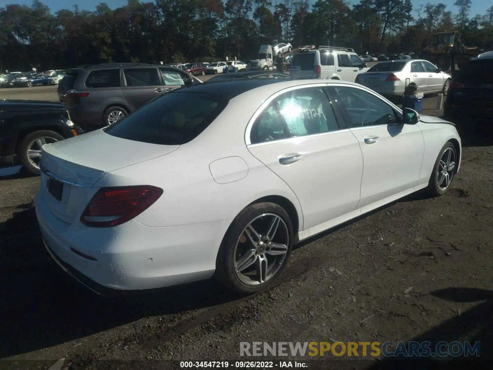 4 Photograph of a damaged car WDDZF8EB2LA741141 MERCEDES-BENZ E-CLASS 2020