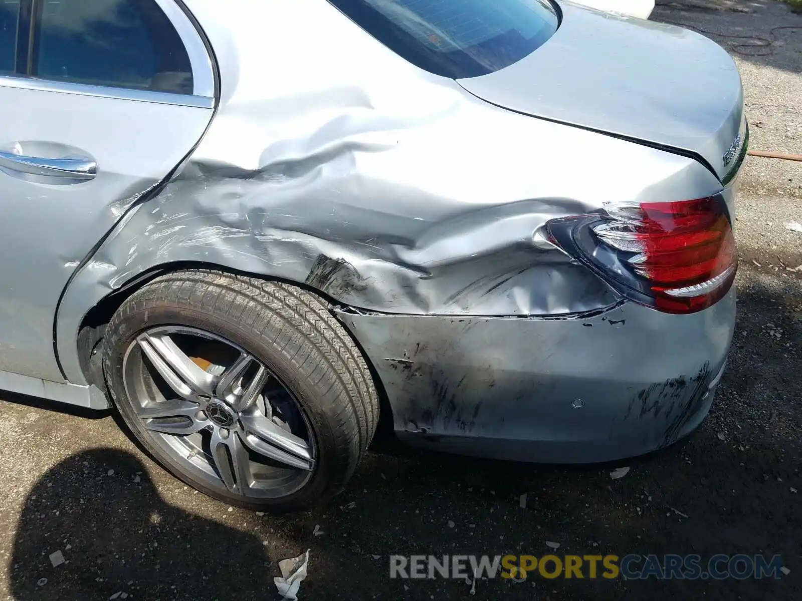 9 Photograph of a damaged car WDDZF8EB2LA750468 MERCEDES-BENZ E CLASS 2020