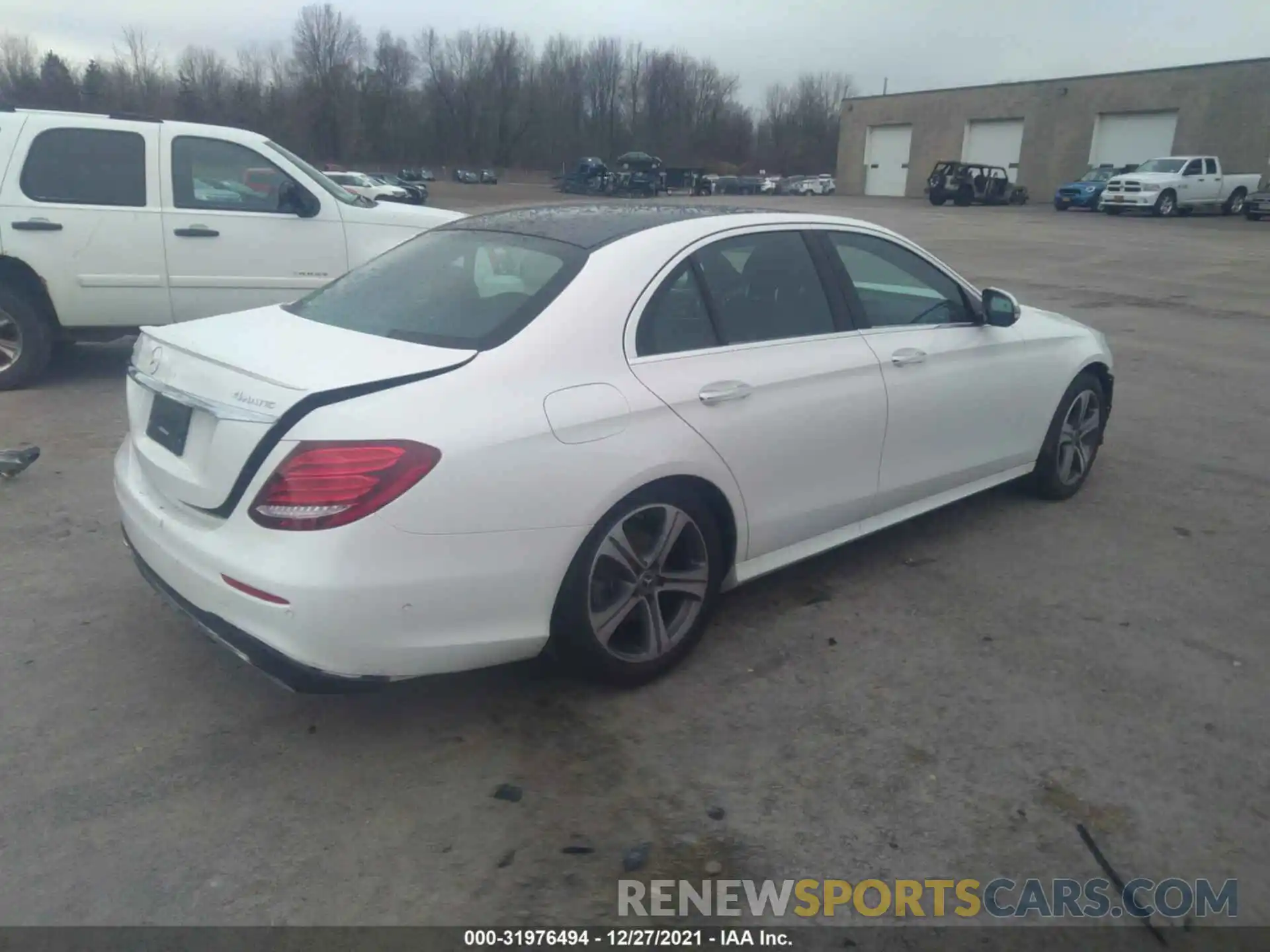 4 Photograph of a damaged car WDDZF8EB3LA736305 MERCEDES-BENZ E-CLASS 2020