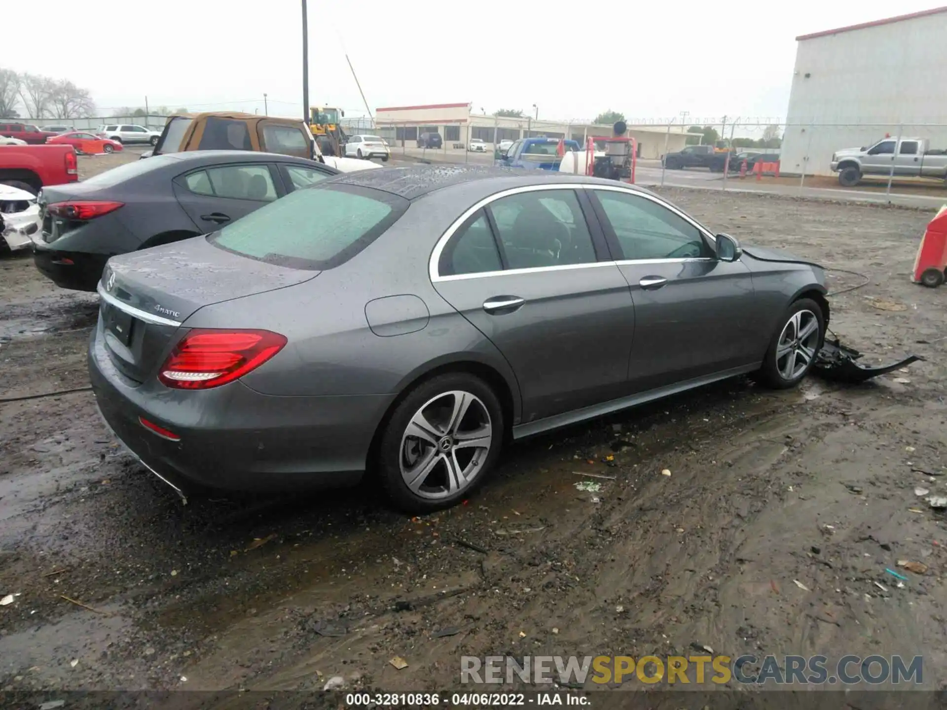 4 Photograph of a damaged car WDDZF8EB3LA746428 MERCEDES-BENZ E-CLASS 2020