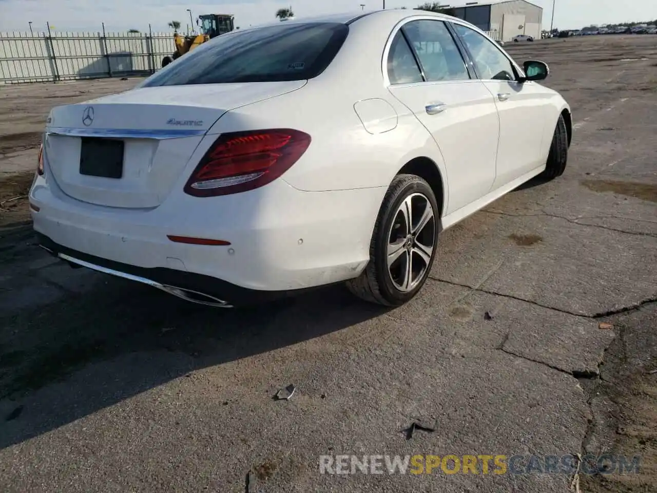 4 Photograph of a damaged car WDDZF8EB5LA704908 MERCEDES-BENZ E-CLASS 2020