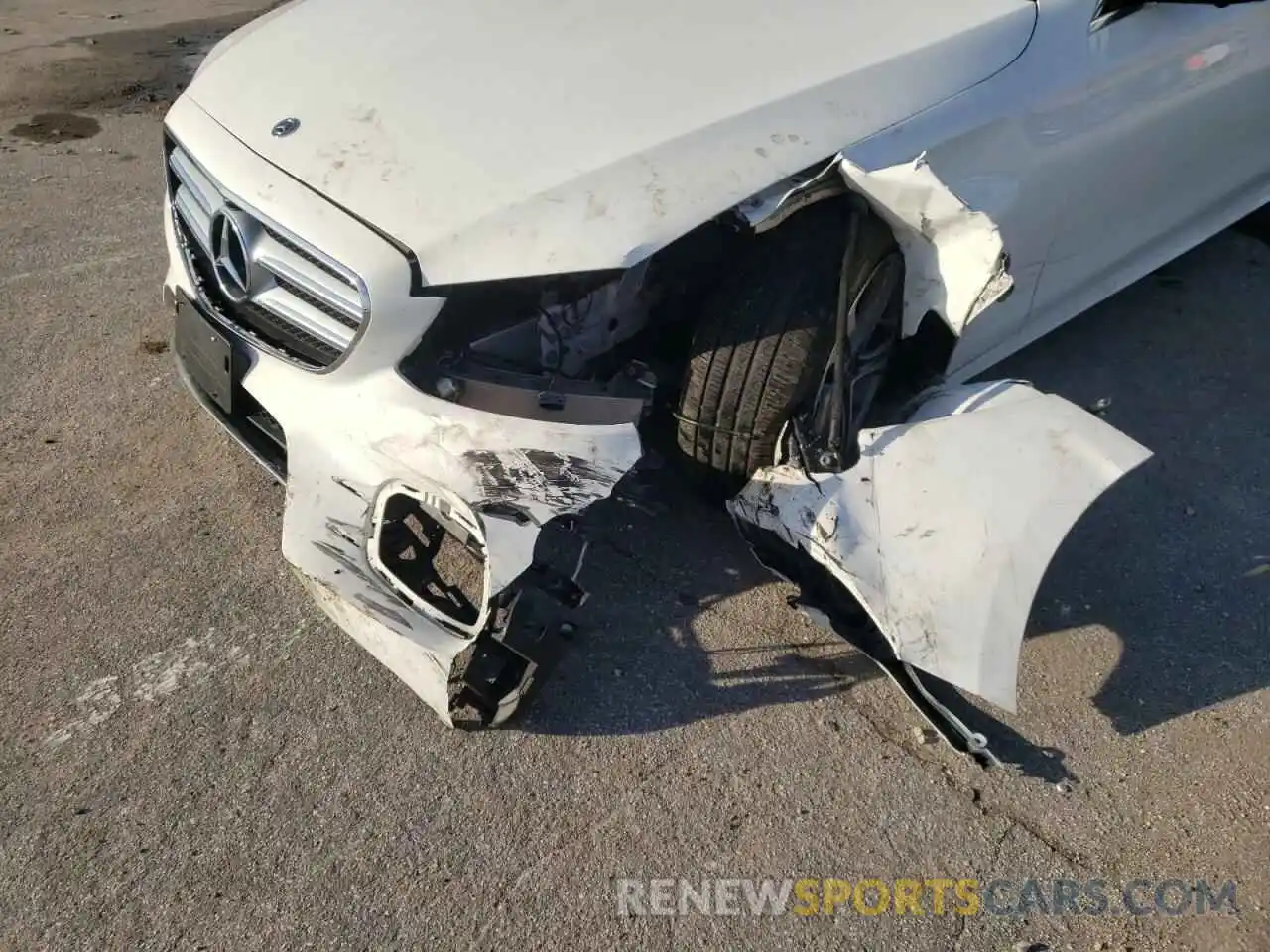 9 Photograph of a damaged car WDDZF8EB5LA704908 MERCEDES-BENZ E-CLASS 2020