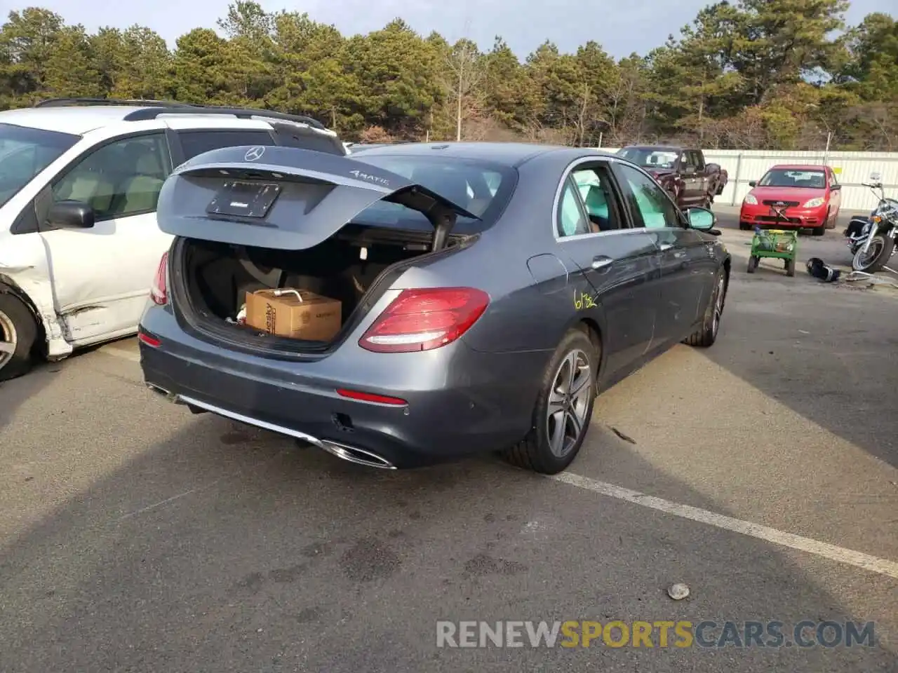 4 Photograph of a damaged car WDDZF8EB6LA746066 MERCEDES-BENZ E-CLASS 2020