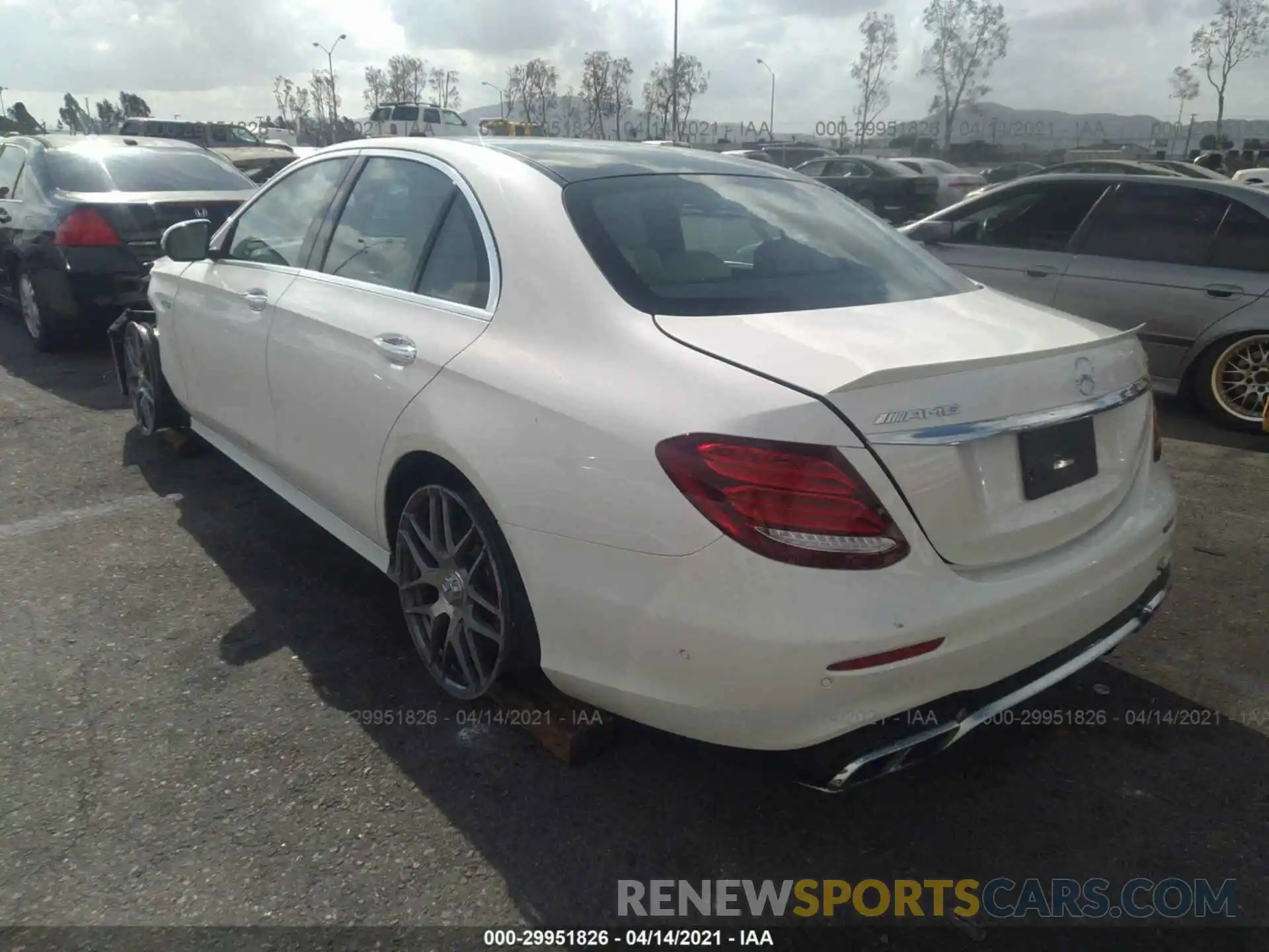 3 Photograph of a damaged car WDDZF8KB0LA727176 MERCEDES-BENZ E-CLASS 2020