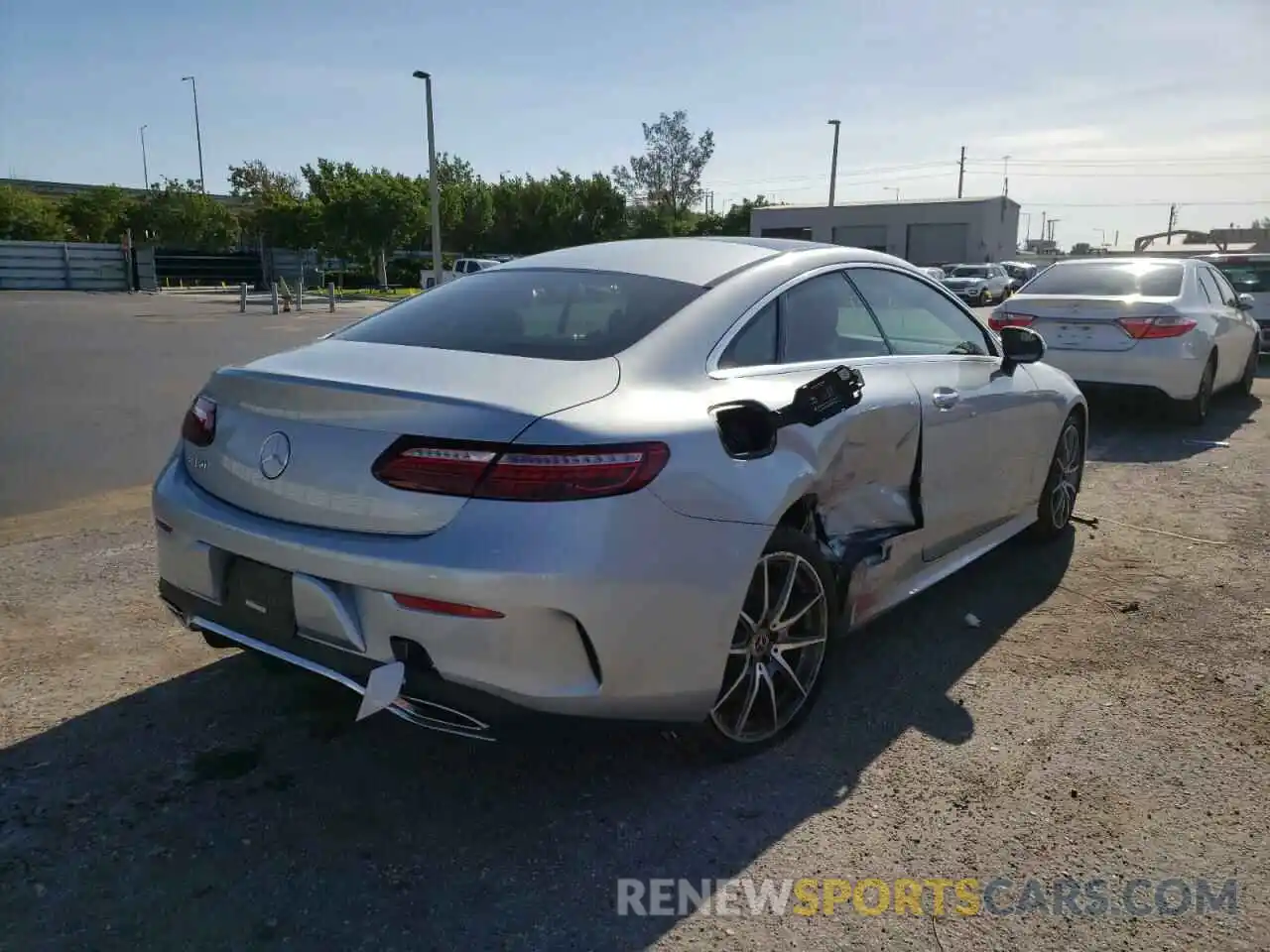 4 Photograph of a damaged car W1K1J5JB2MF133818 MERCEDES-BENZ E-CLASS 2021