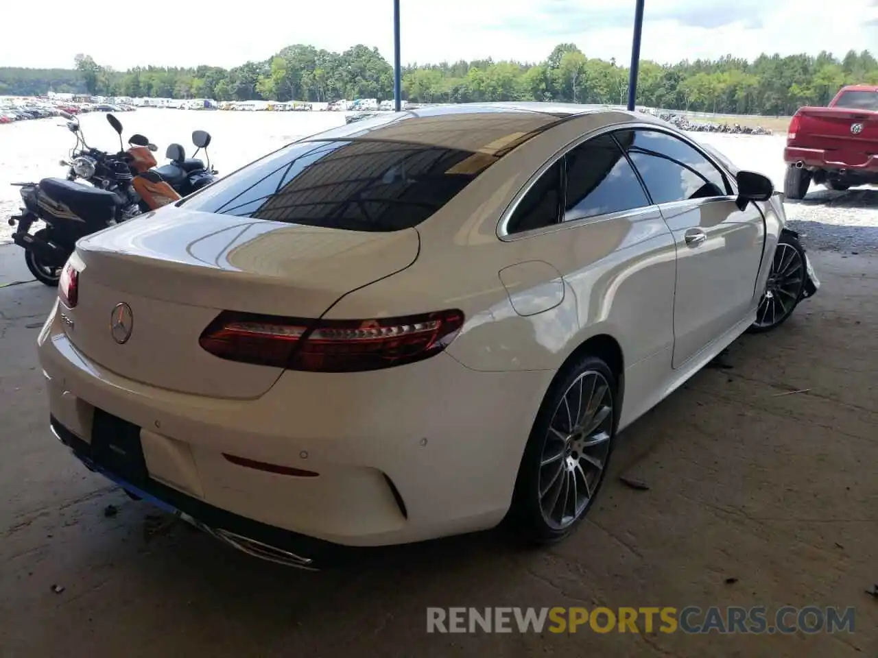 4 Photograph of a damaged car W1K1J5JB6MF164070 MERCEDES-BENZ E-CLASS 2021