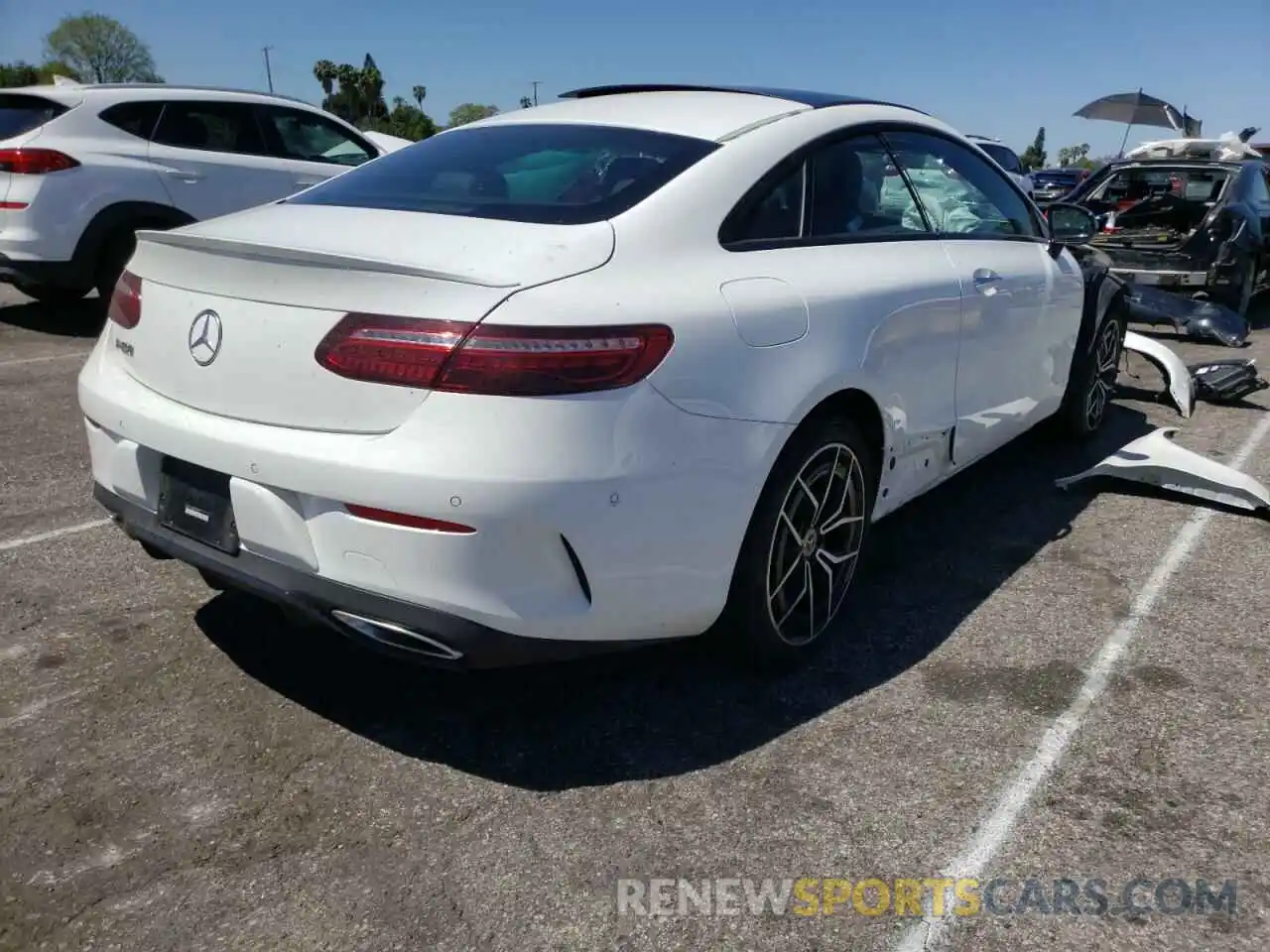 4 Photograph of a damaged car W1K1J5JB7MF159377 MERCEDES-BENZ E-CLASS 2021