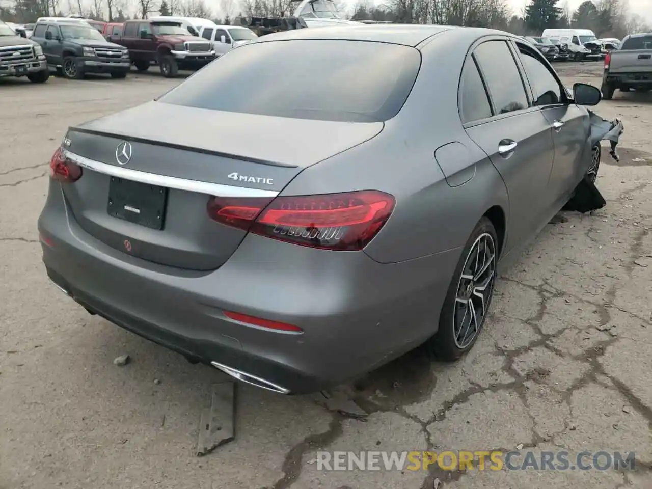 4 Photograph of a damaged car W1KZF5KB4MA885679 MERCEDES-BENZ E-CLASS 2021