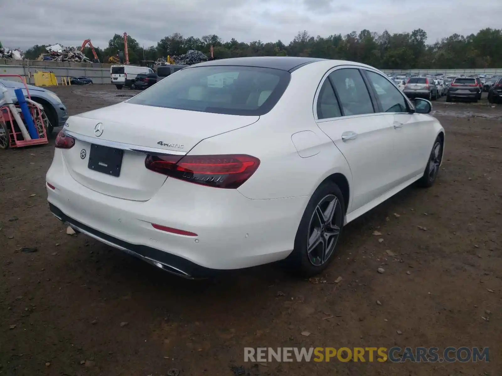 4 Photograph of a damaged car W1KZF5KB8MA970041 MERCEDES-BENZ E-CLASS 2021