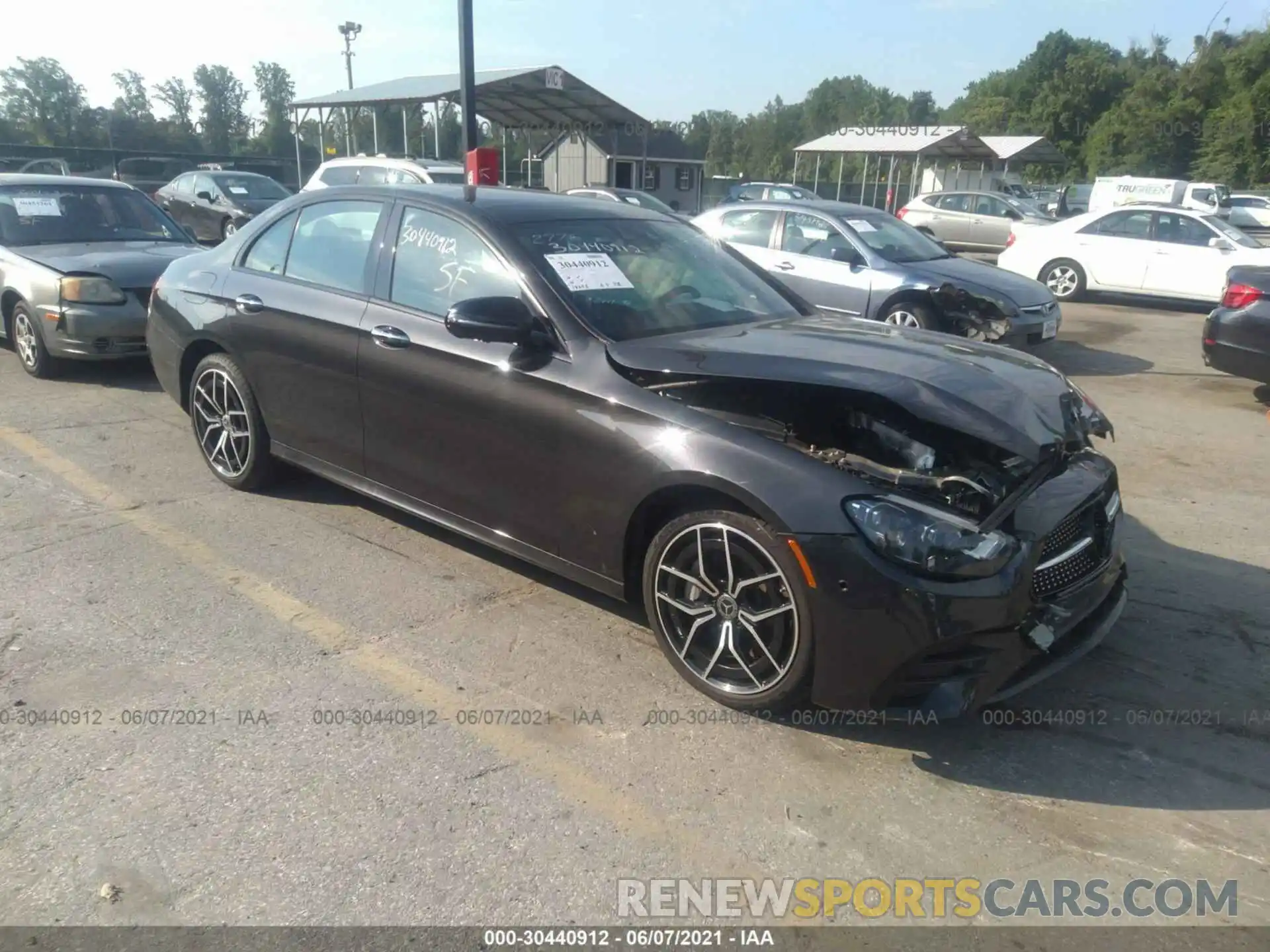 1 Photograph of a damaged car W1KZF5KB9MA882776 MERCEDES-BENZ E-CLASS 2021