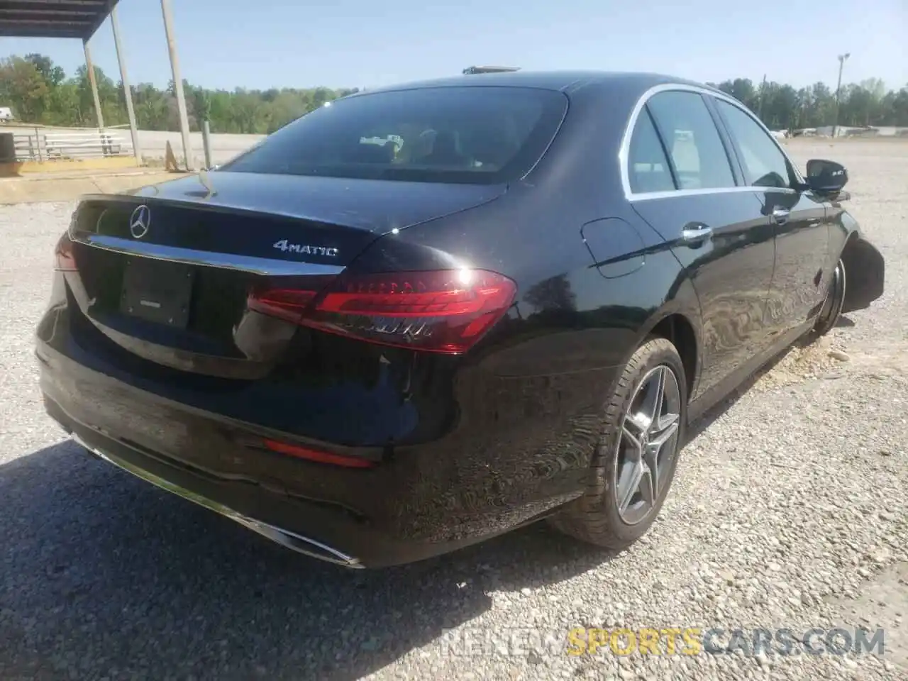 4 Photograph of a damaged car W1KZF5KB9MA886312 MERCEDES-BENZ E-CLASS 2021