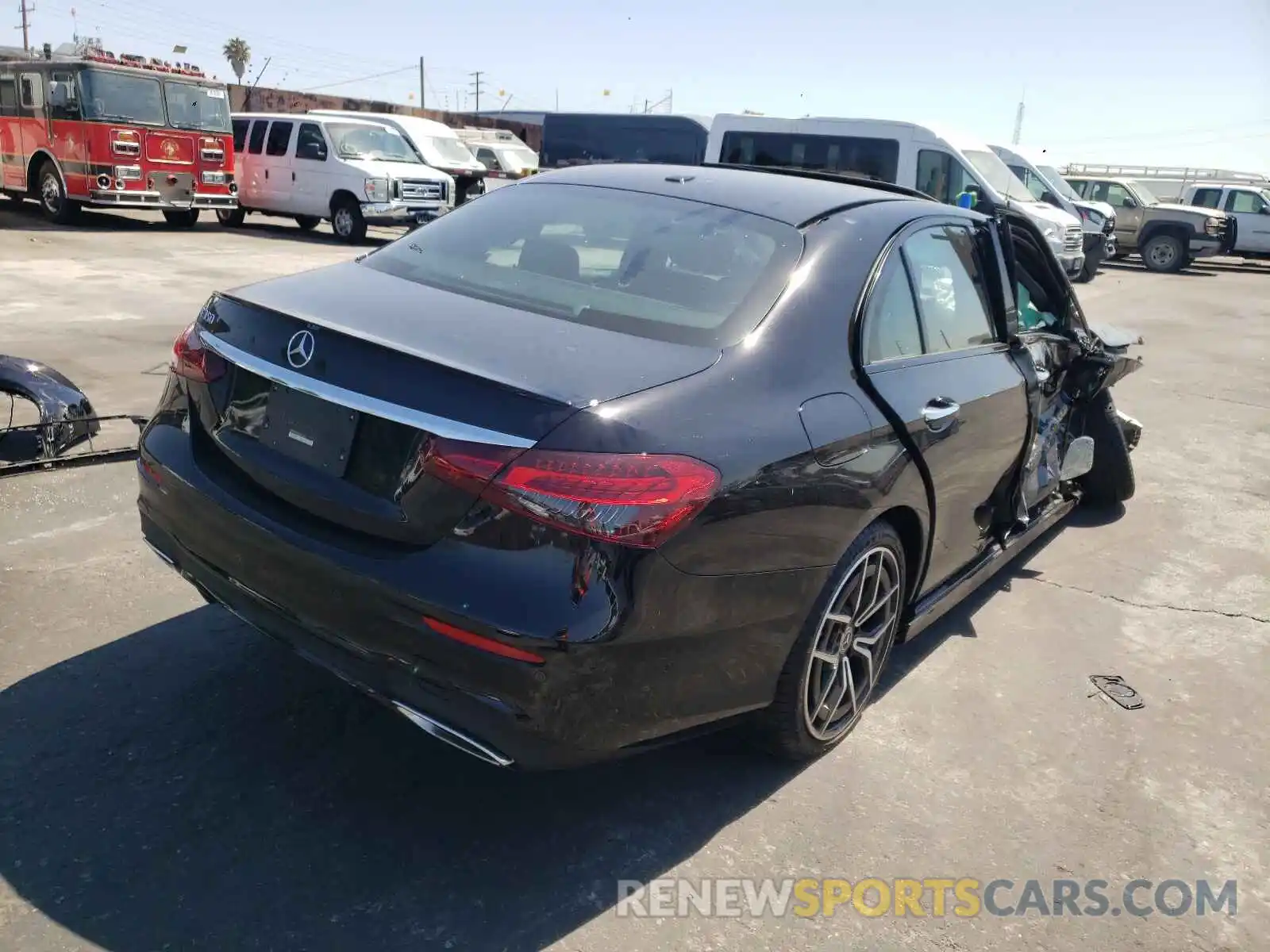 4 Photograph of a damaged car W1KZF8DB1MA923500 MERCEDES-BENZ E-CLASS 2021