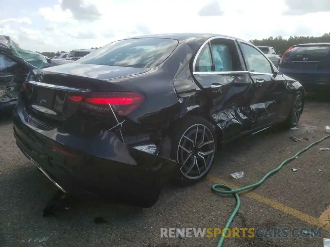 4 Photograph of a damaged car W1KZF8DB2MA970454 MERCEDES-BENZ E-CLASS 2021