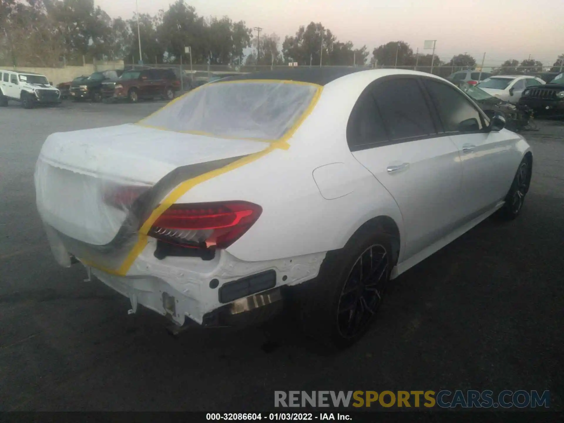 4 Photograph of a damaged car W1KZF8DB3MA945353 MERCEDES-BENZ E-CLASS 2021