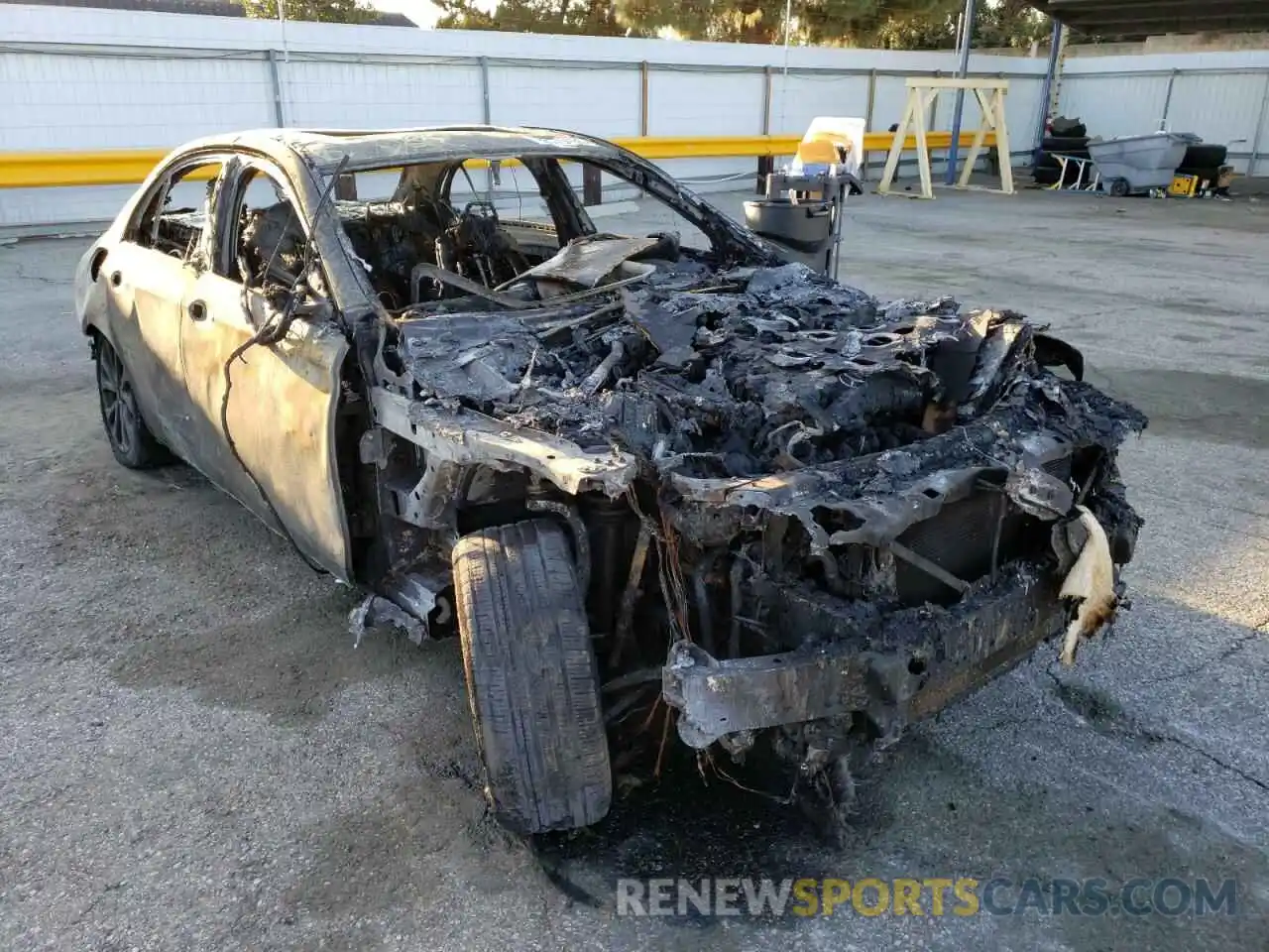 1 Photograph of a damaged car W1KZF8DB4MA892923 MERCEDES-BENZ E CLASS 2021