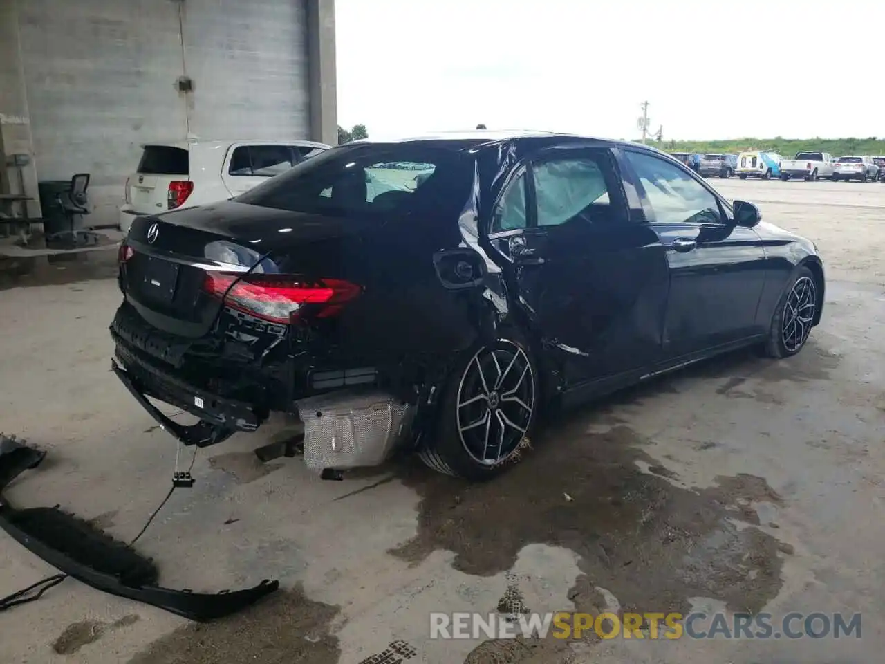 4 Photograph of a damaged car W1KZF8DB5MA974756 MERCEDES-BENZ E-CLASS 2021