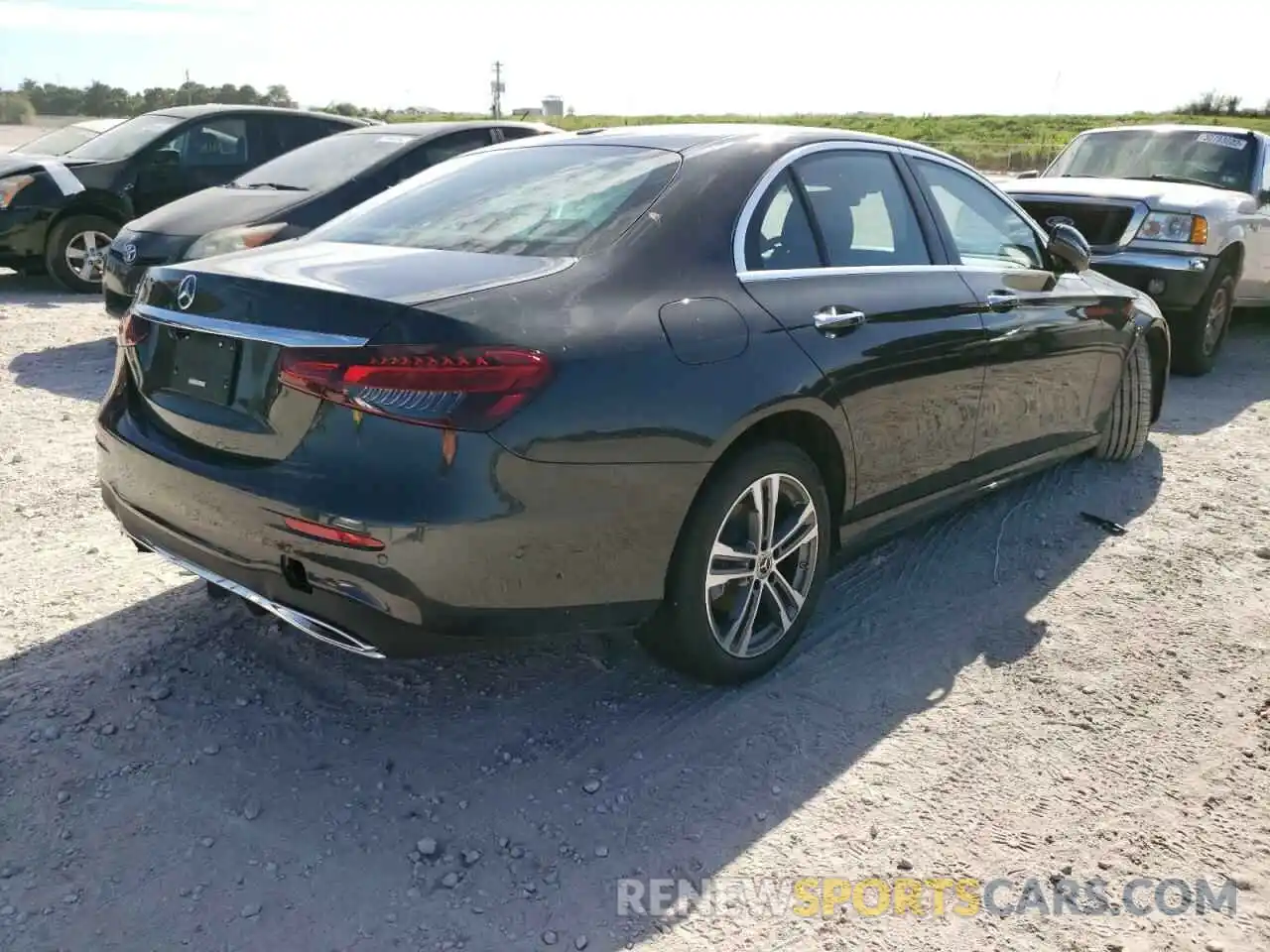 4 Photograph of a damaged car W1KZF8DB6MA967461 MERCEDES-BENZ E-CLASS 2021