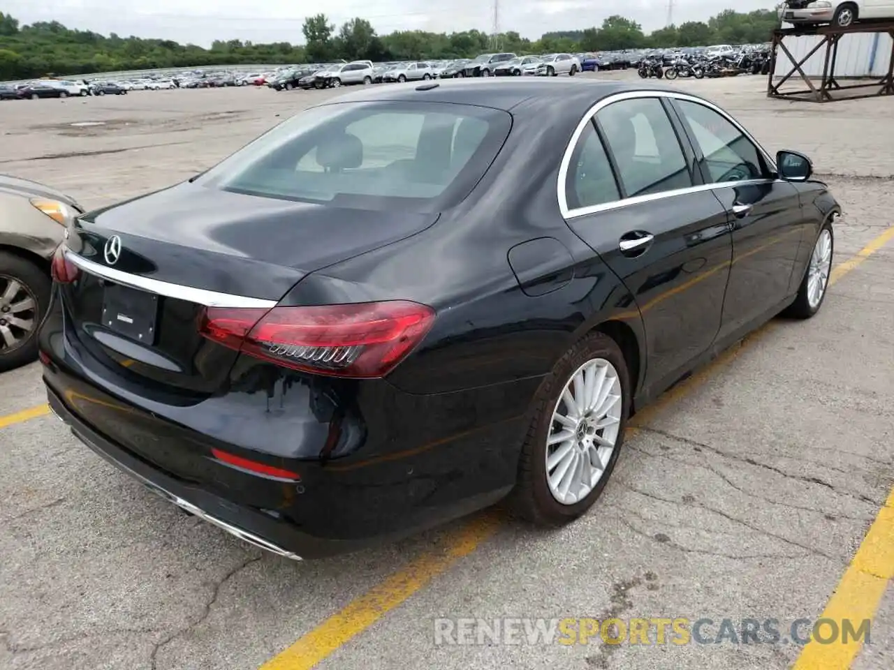 4 Photograph of a damaged car W1KZF8DB7MA909455 MERCEDES-BENZ E-CLASS 2021