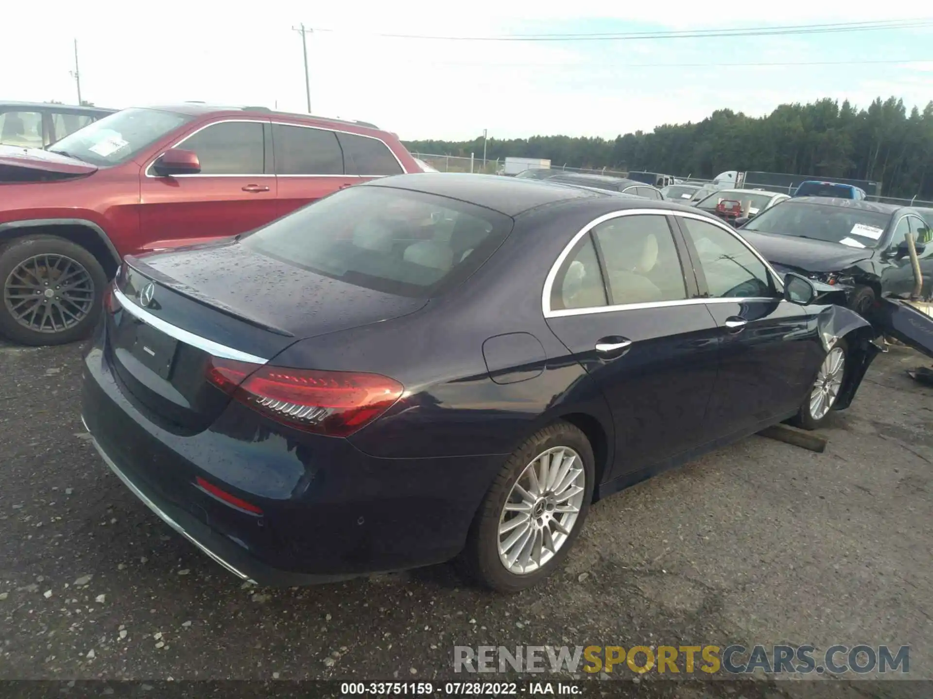 4 Photograph of a damaged car W1KZF8DBXMA909790 MERCEDES-BENZ E-CLASS 2021