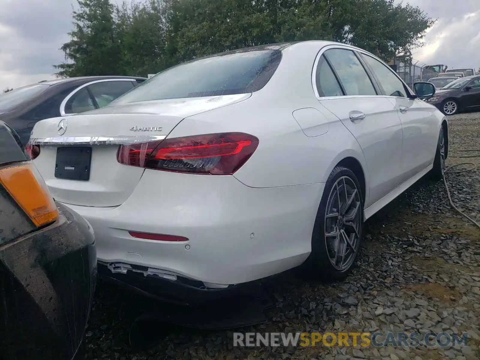 4 Photograph of a damaged car W1KZF8EB1MA881957 MERCEDES-BENZ E-CLASS 2021