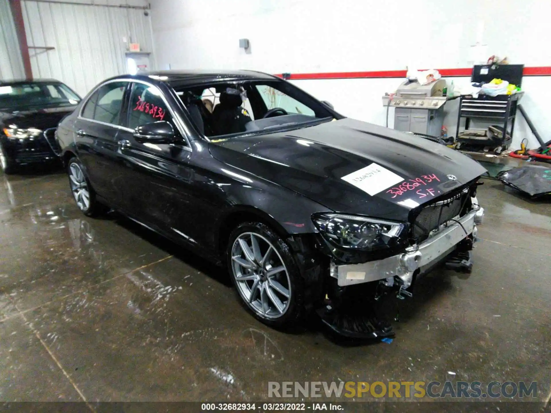 1 Photograph of a damaged car W1KZF8EB1MA893624 MERCEDES-BENZ E-CLASS 2021