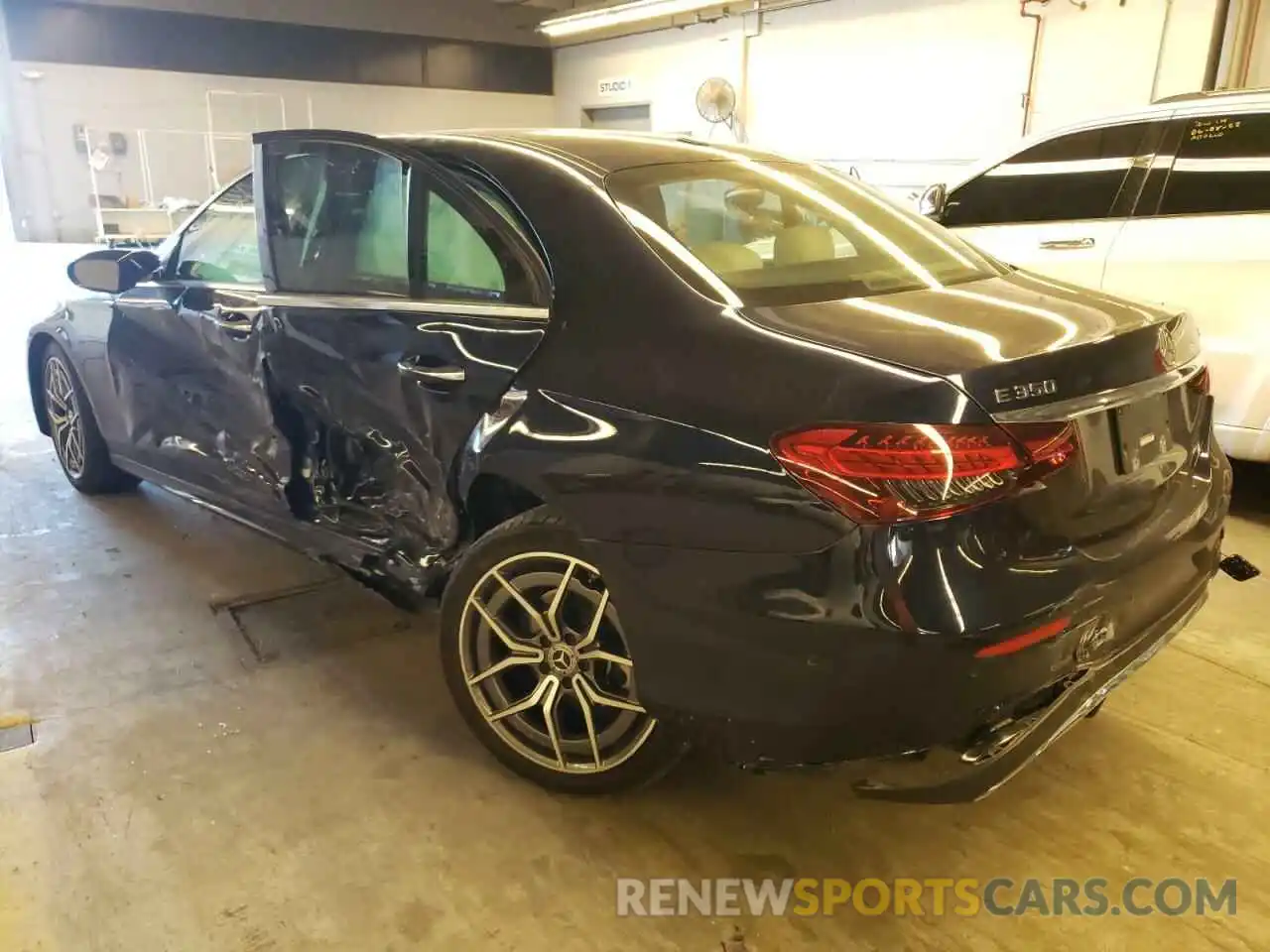 3 Photograph of a damaged car W1KZF8EB1MA921860 MERCEDES-BENZ E-CLASS 2021