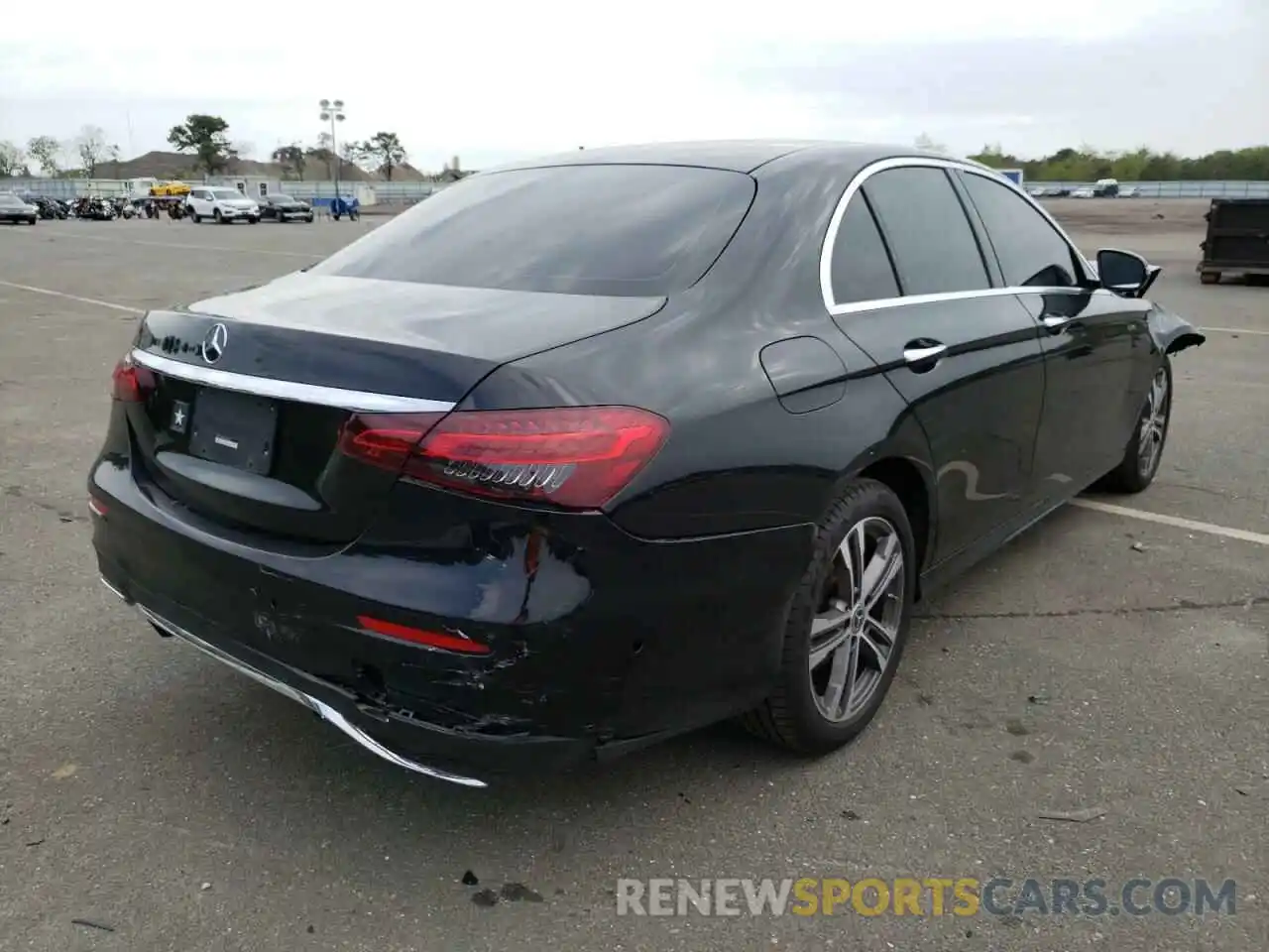 4 Photograph of a damaged car W1KZF8EB2MA881868 MERCEDES-BENZ E-CLASS 2021