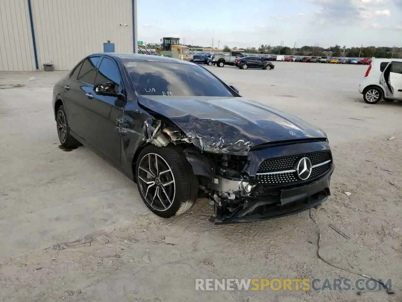 1 Photograph of a damaged car W1KZF8EB2MA944676 MERCEDES-BENZ E-CLASS 2021