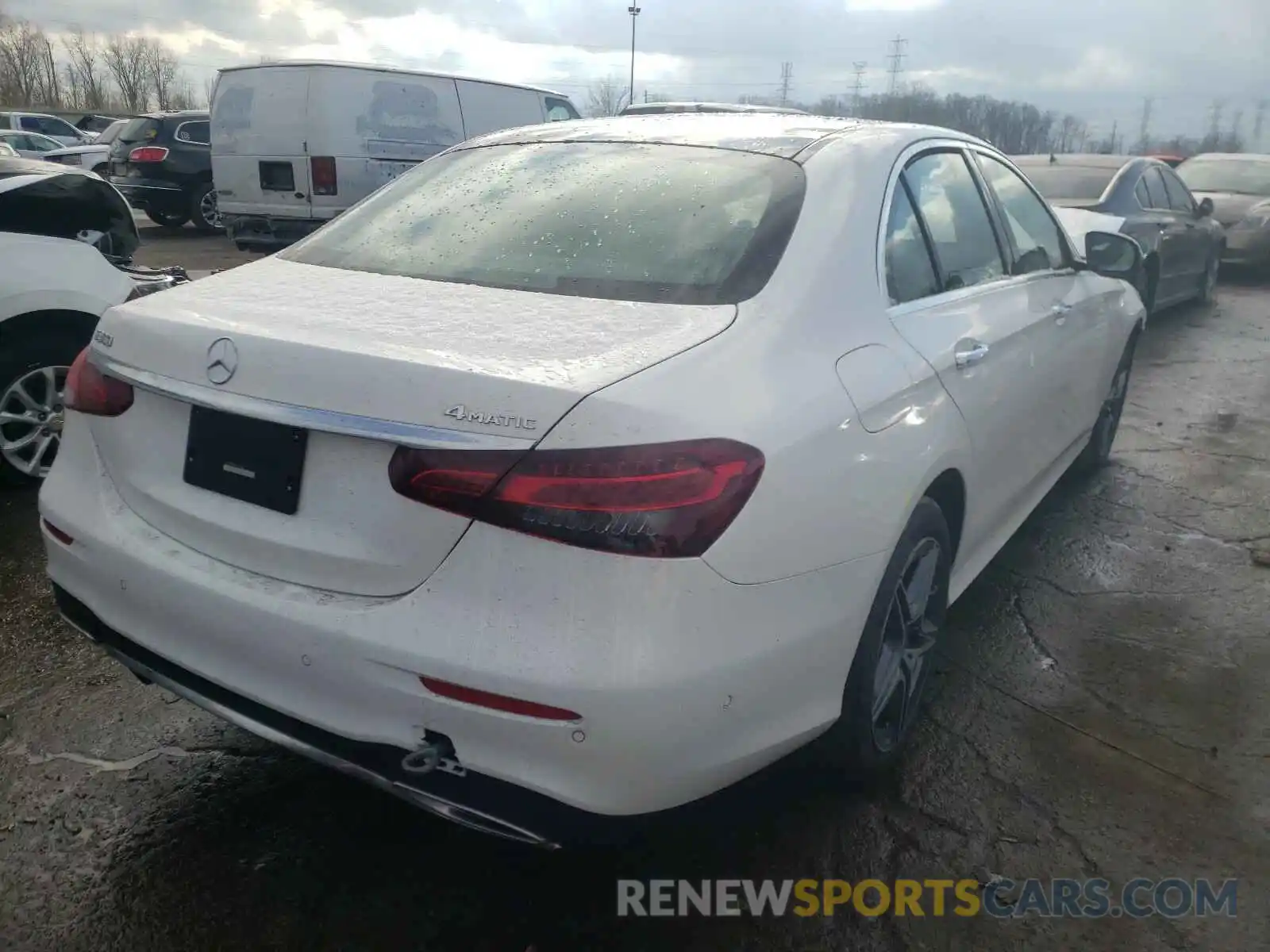 4 Photograph of a damaged car W1KZF8EB3MA901982 MERCEDES-BENZ E CLASS 2021